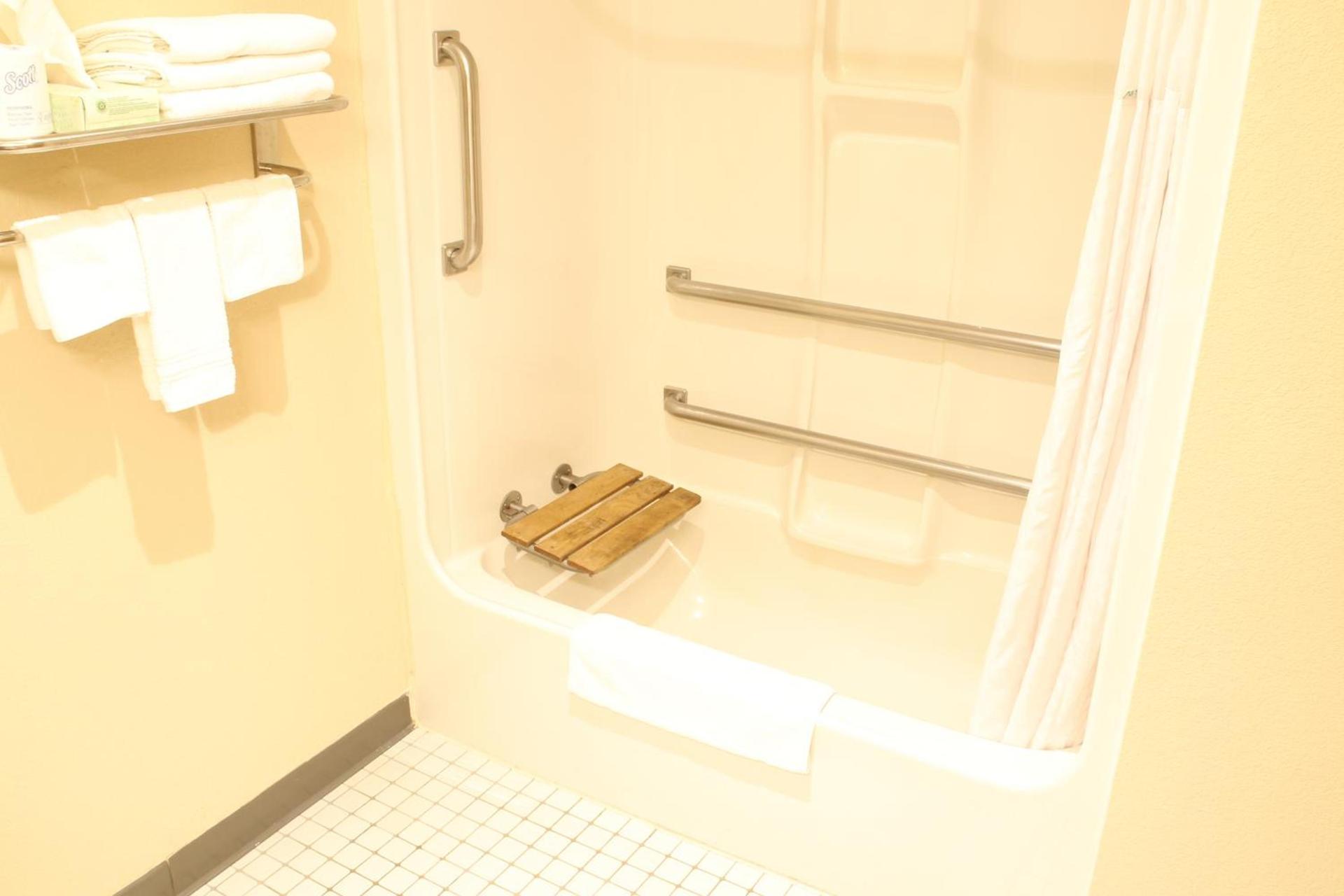 Days Inn by Wyndham Black River Falls - Access to ATV Trail photo 40