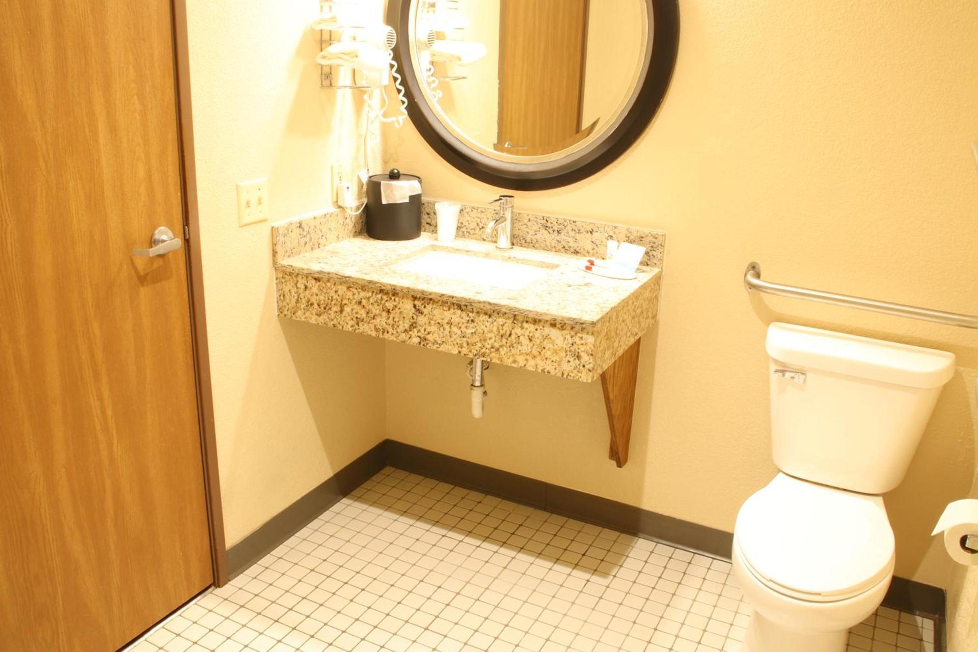 Days Inn by Wyndham Black River Falls - Access to ATV Trail photo 20