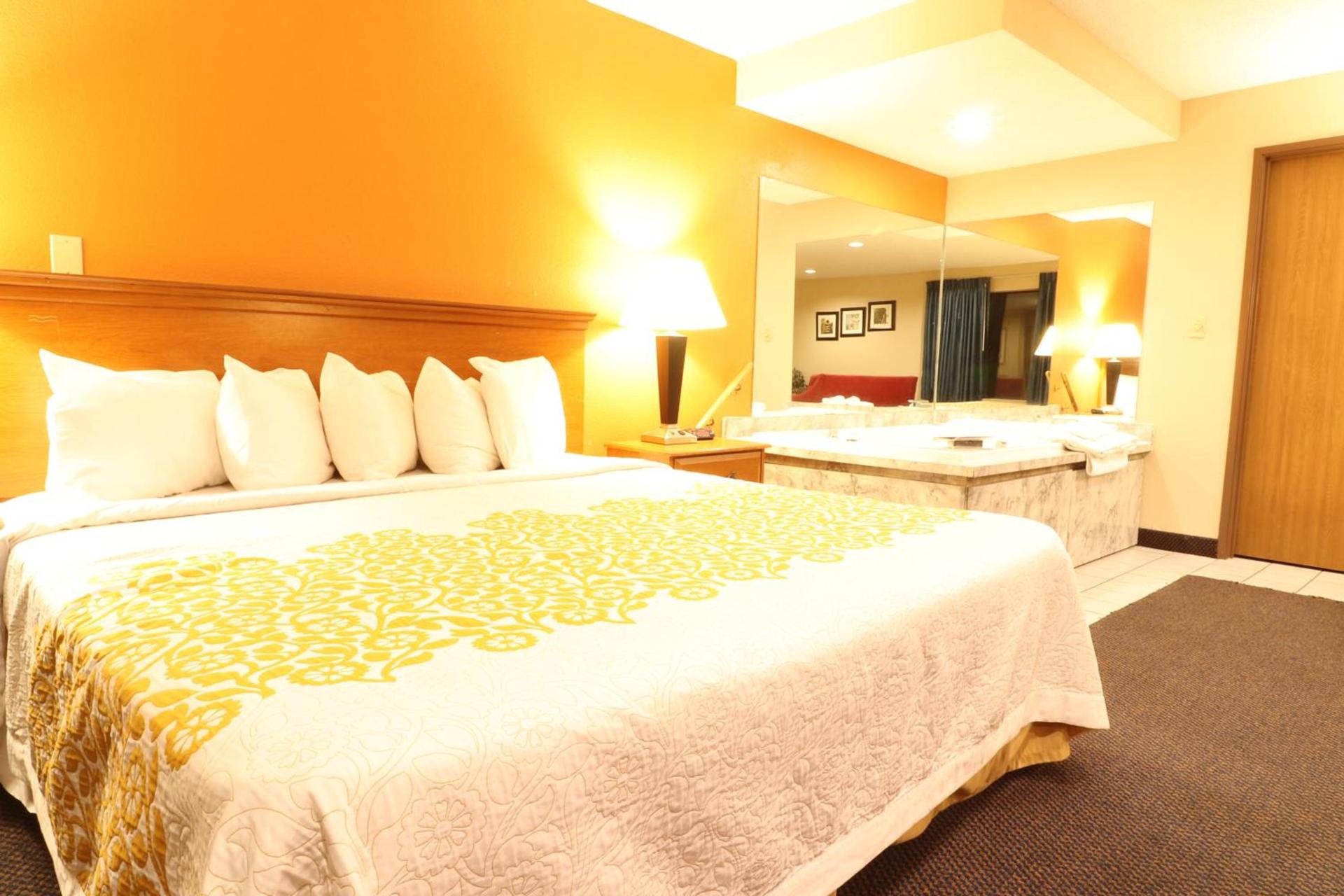 Days Inn by Wyndham Black River Falls - Access to ATV Trail photo 32