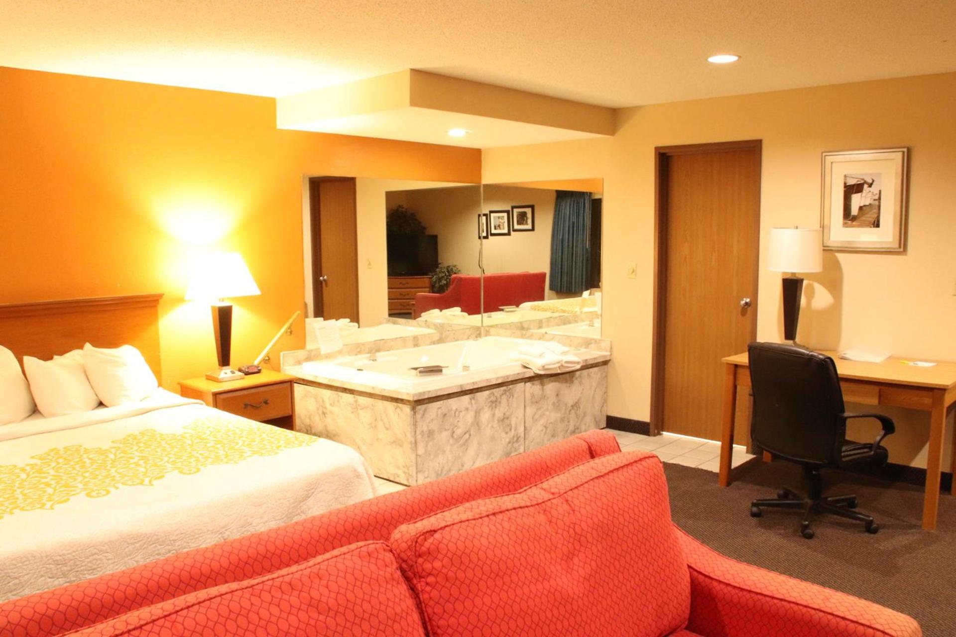 Days Inn by Wyndham Black River Falls - Access to ATV Trail photo 44