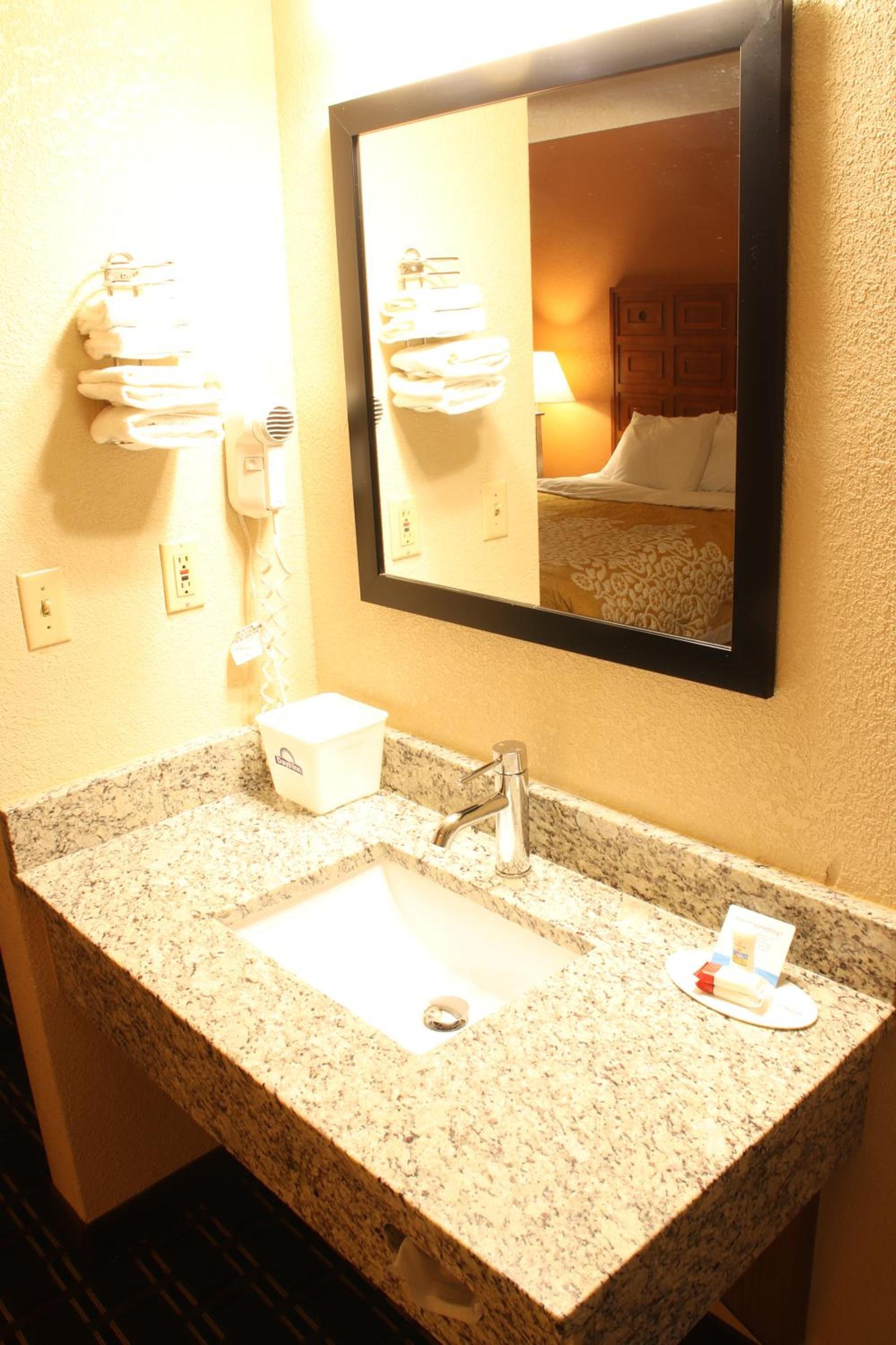 Days Inn by Wyndham Black River Falls - Access to ATV Trail photo 48