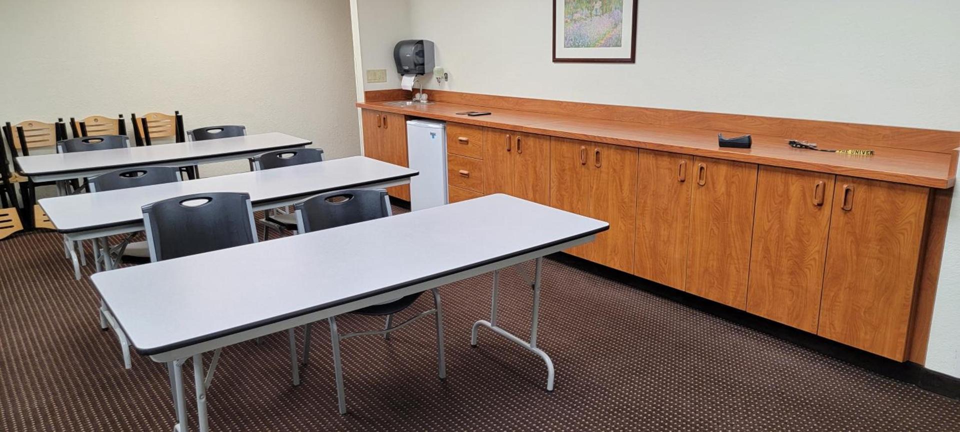 Microtel Inn & Suites by Wyndham Rice Lake photo 28