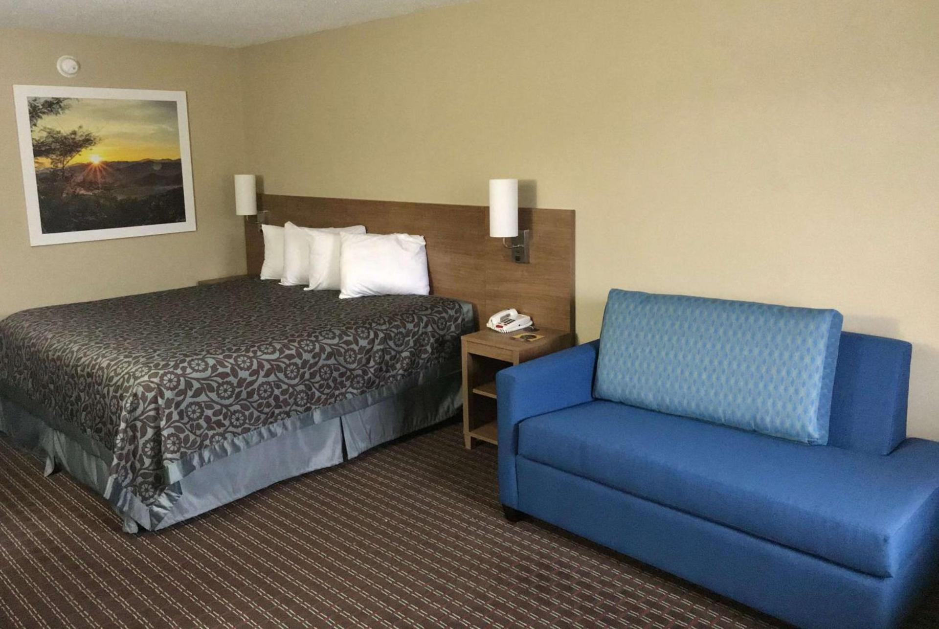 Days Inn By Wyndham Lexington-Columbia photo 12