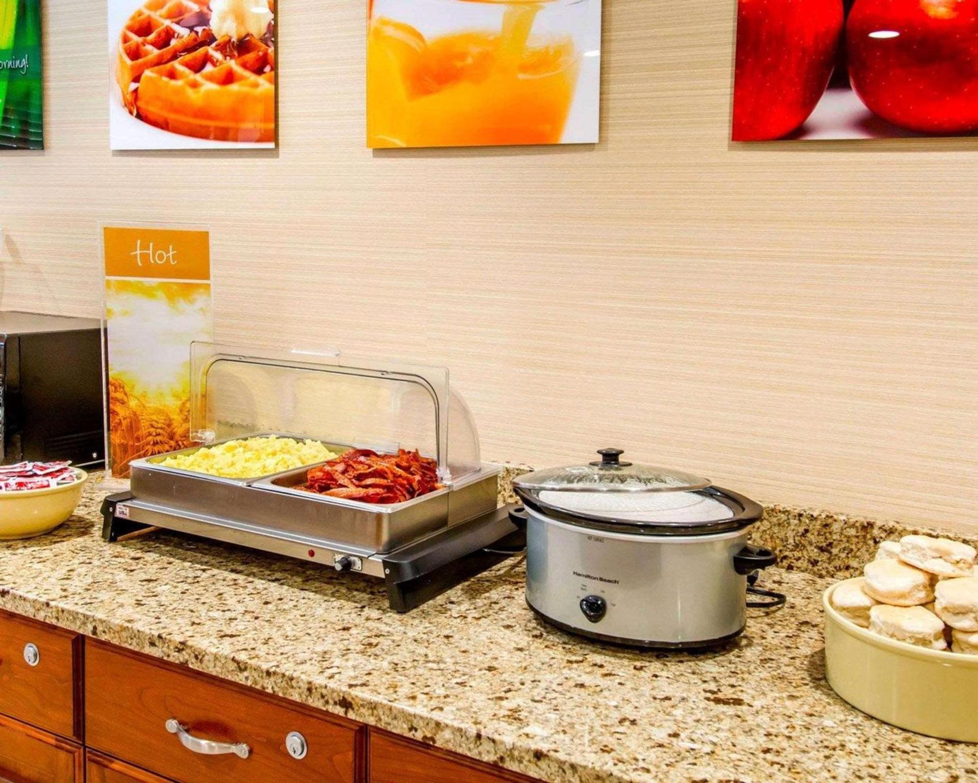 Quality Inn Oakwood photo 26