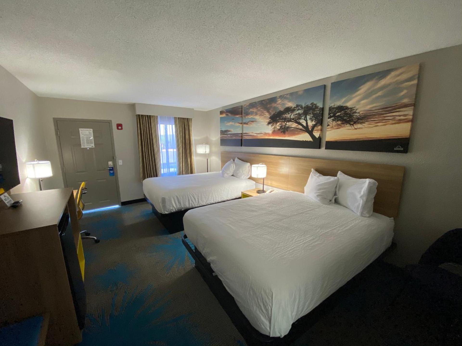 HomeLodge Newnan photo 9