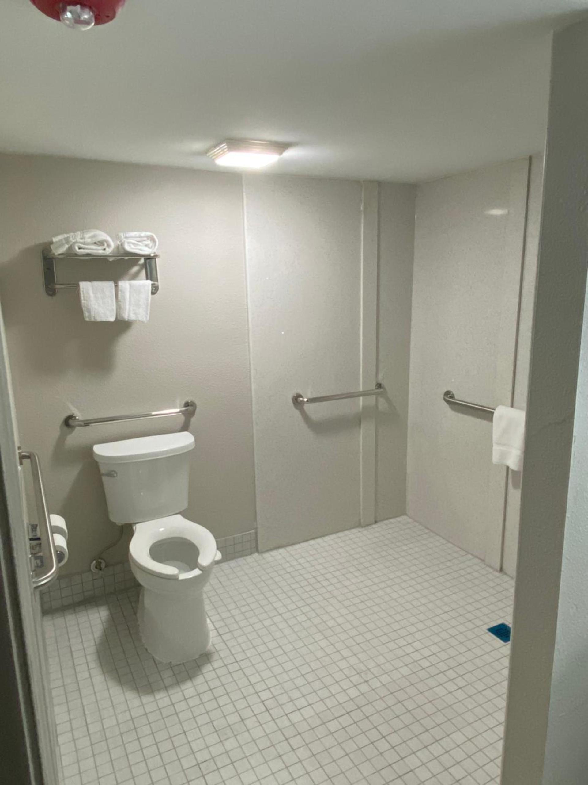 HomeLodge Newnan photo 11