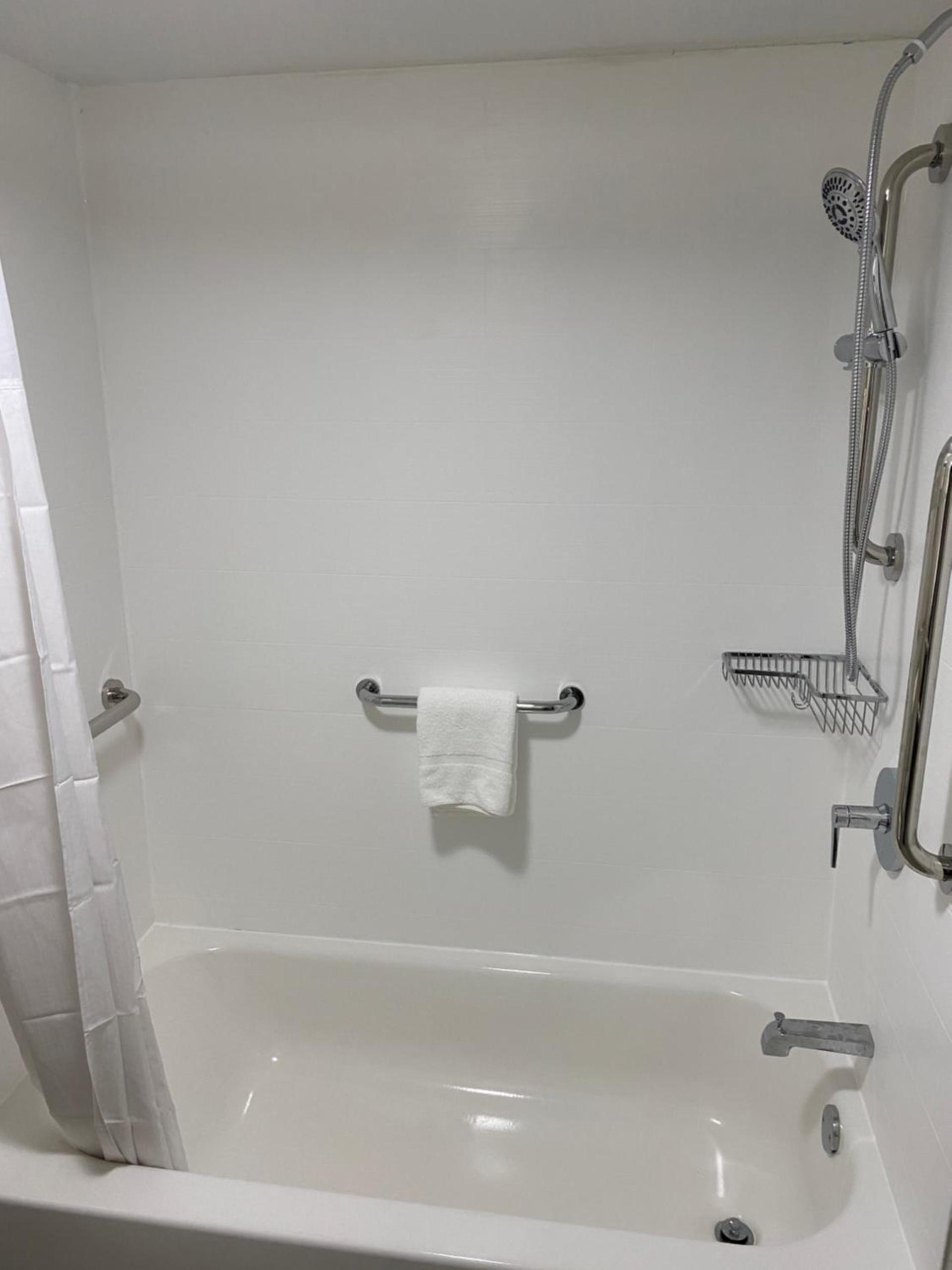 HomeLodge Newnan photo 13