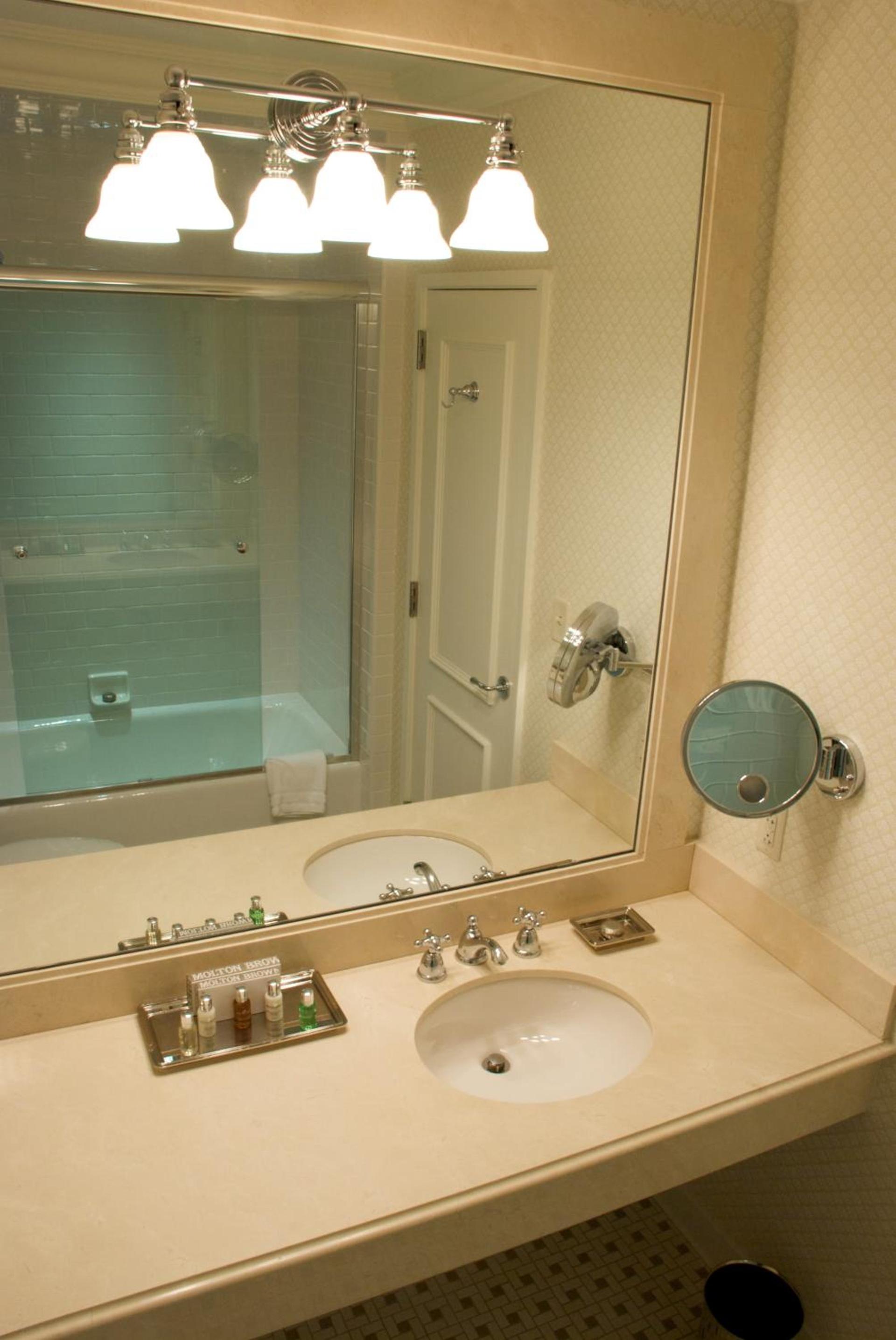 Capital Hotel photo 32