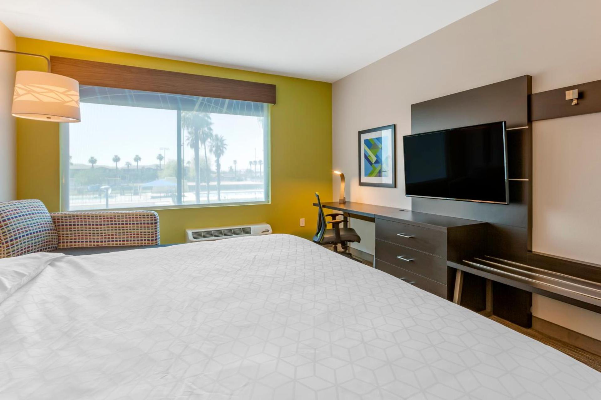 Holiday Inn Express & Suites - Phoenix Dwtn - State Capitol by IHG photo 34