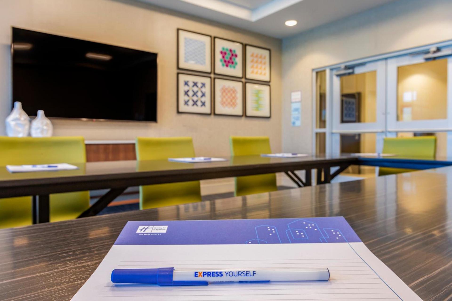 Holiday Inn Express & Suites - Phoenix Dwtn - State Capitol by IHG photo 27