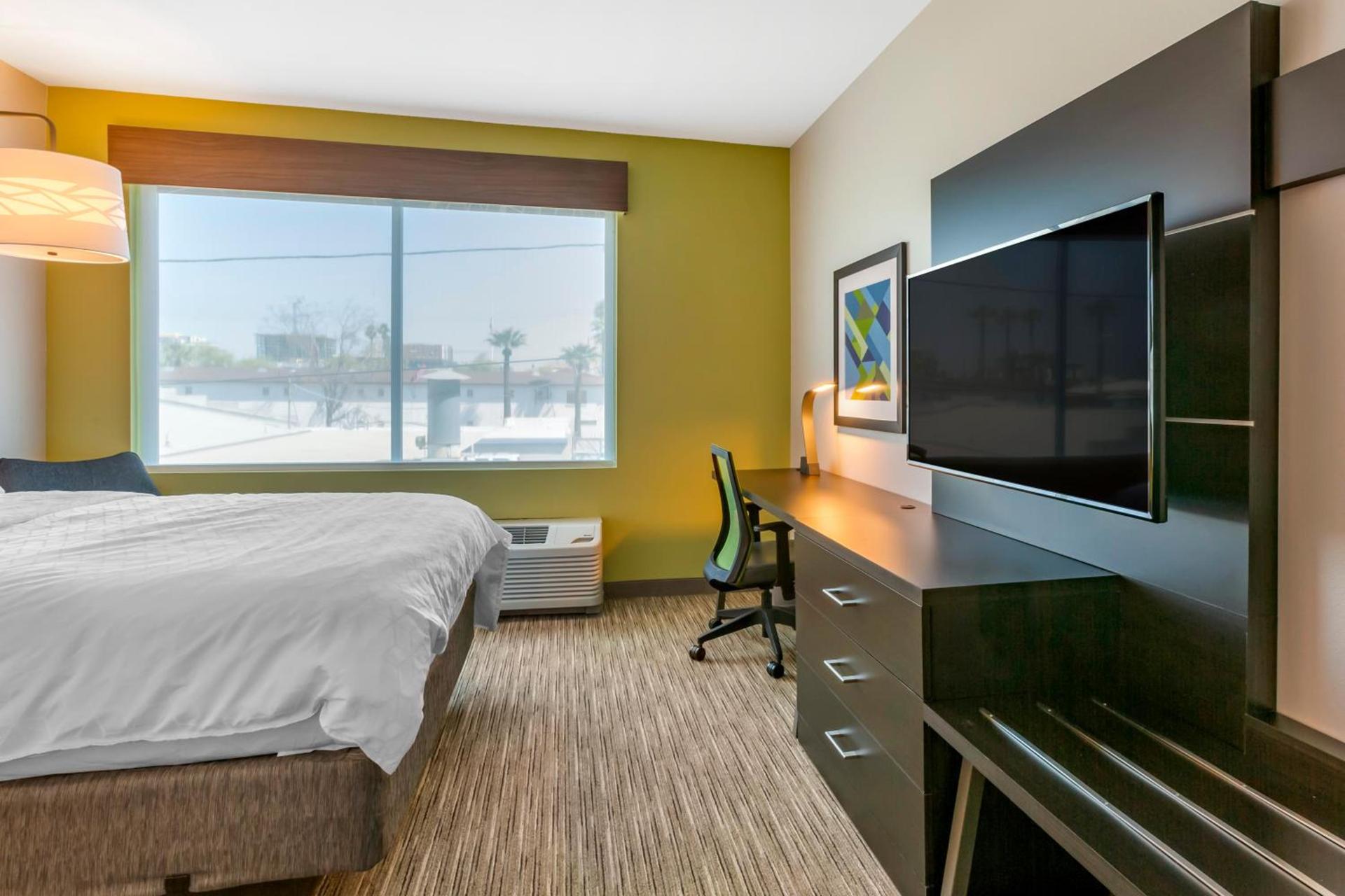 Holiday Inn Express & Suites - Phoenix Dwtn - State Capitol by IHG photo 8