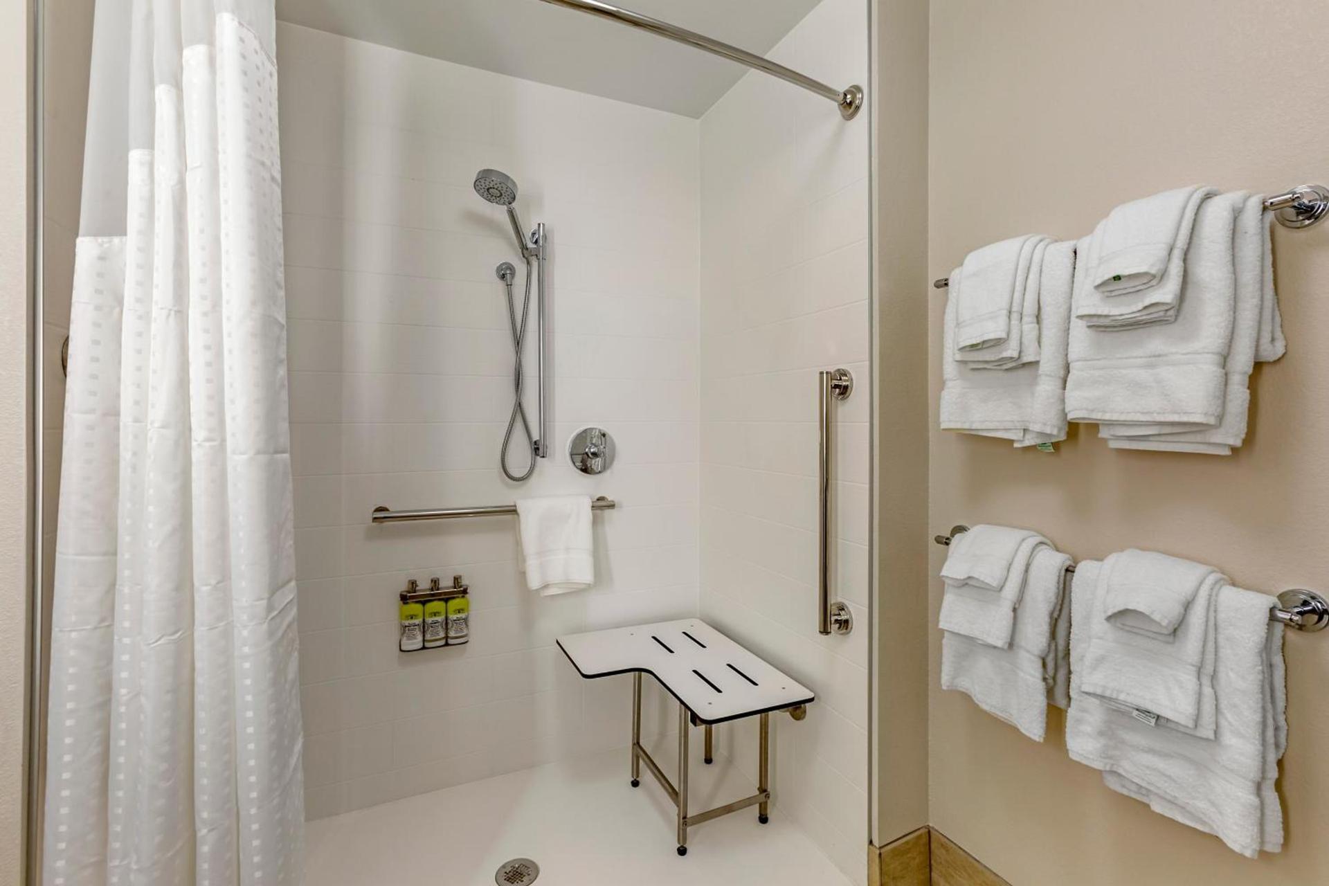 Holiday Inn Express & Suites - Phoenix Dwtn - State Capitol by IHG photo 7