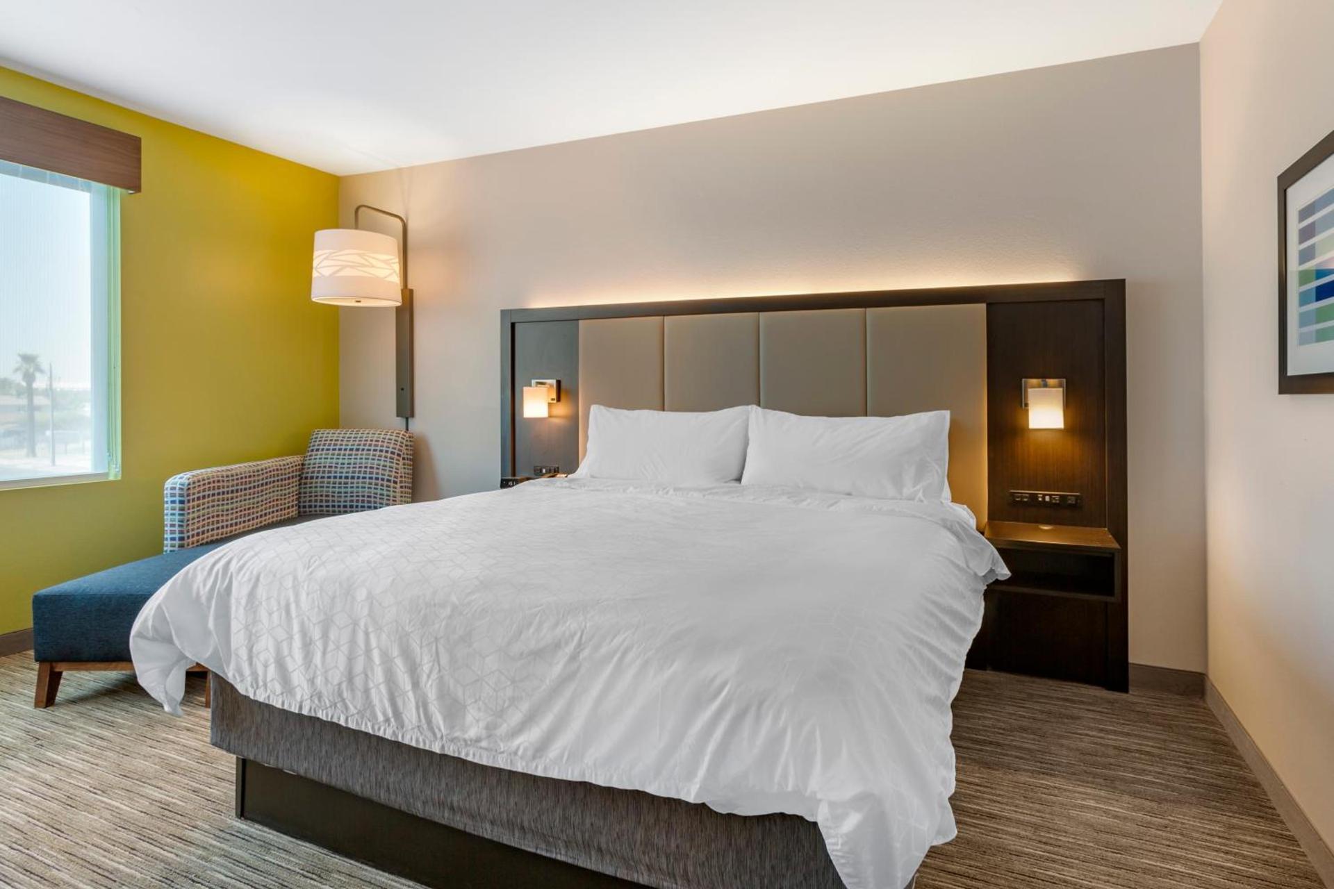 Holiday Inn Express & Suites - Phoenix Dwtn - State Capitol by IHG photo 9