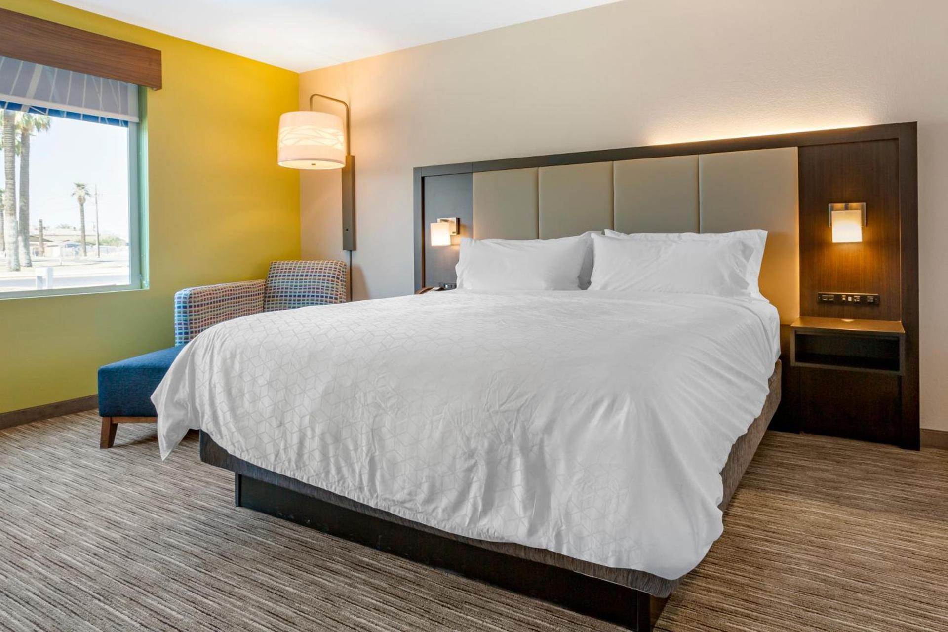 Holiday Inn Express & Suites - Phoenix Dwtn - State Capitol by IHG photo 18