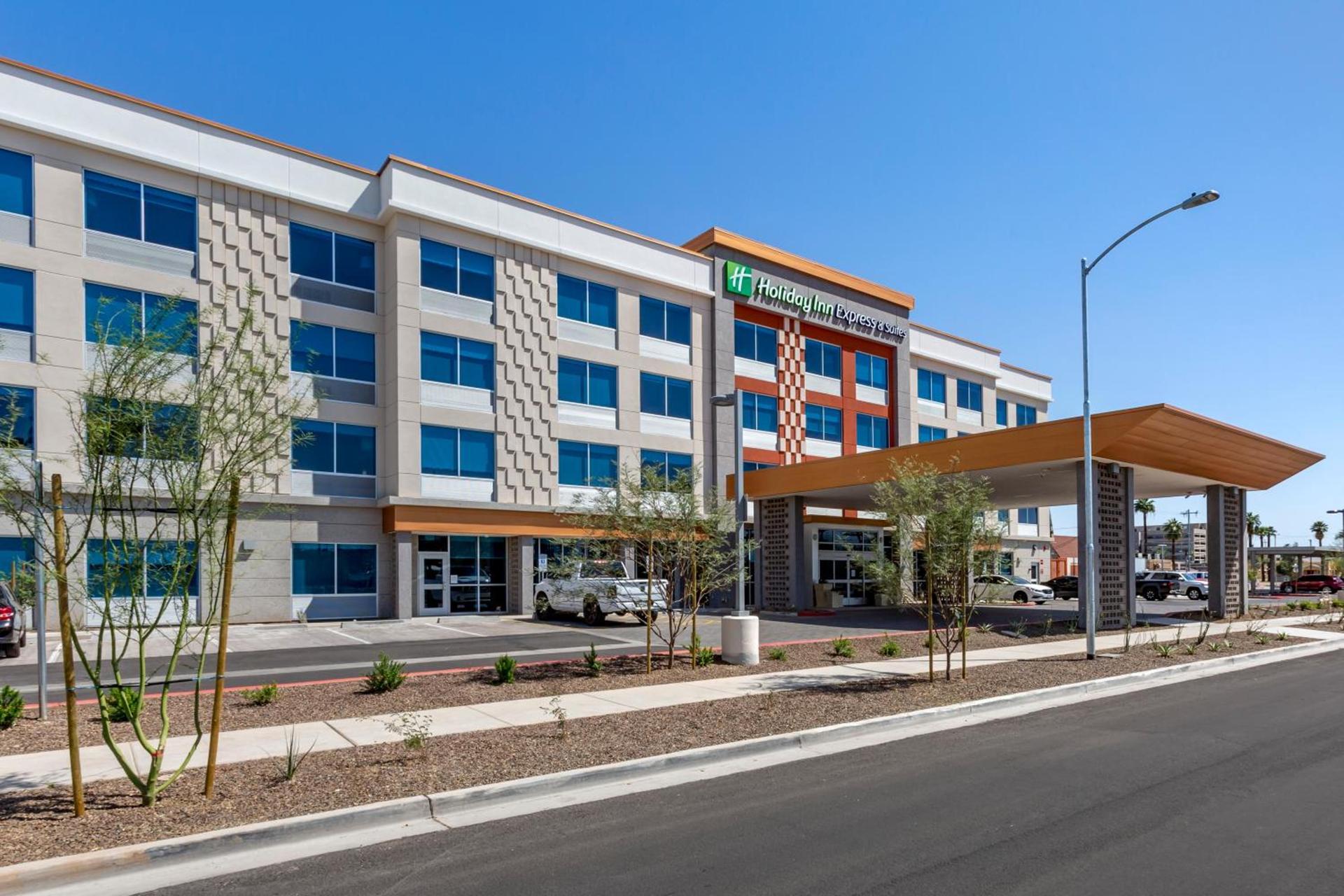 Holiday Inn Express & Suites - Phoenix Dwtn - State Capitol by IHG photo 2