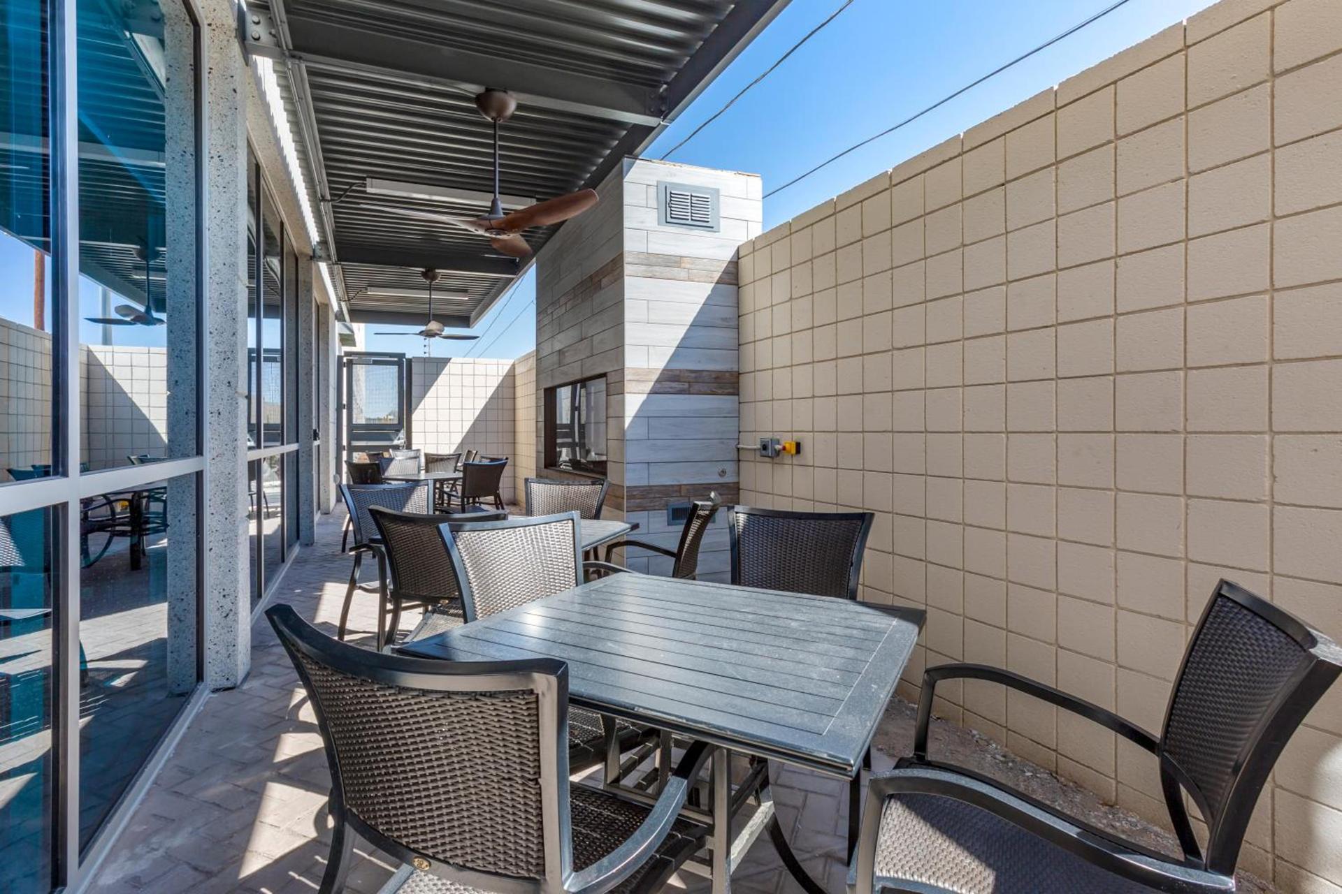 Holiday Inn Express & Suites - Phoenix Dwtn - State Capitol by IHG photo 39