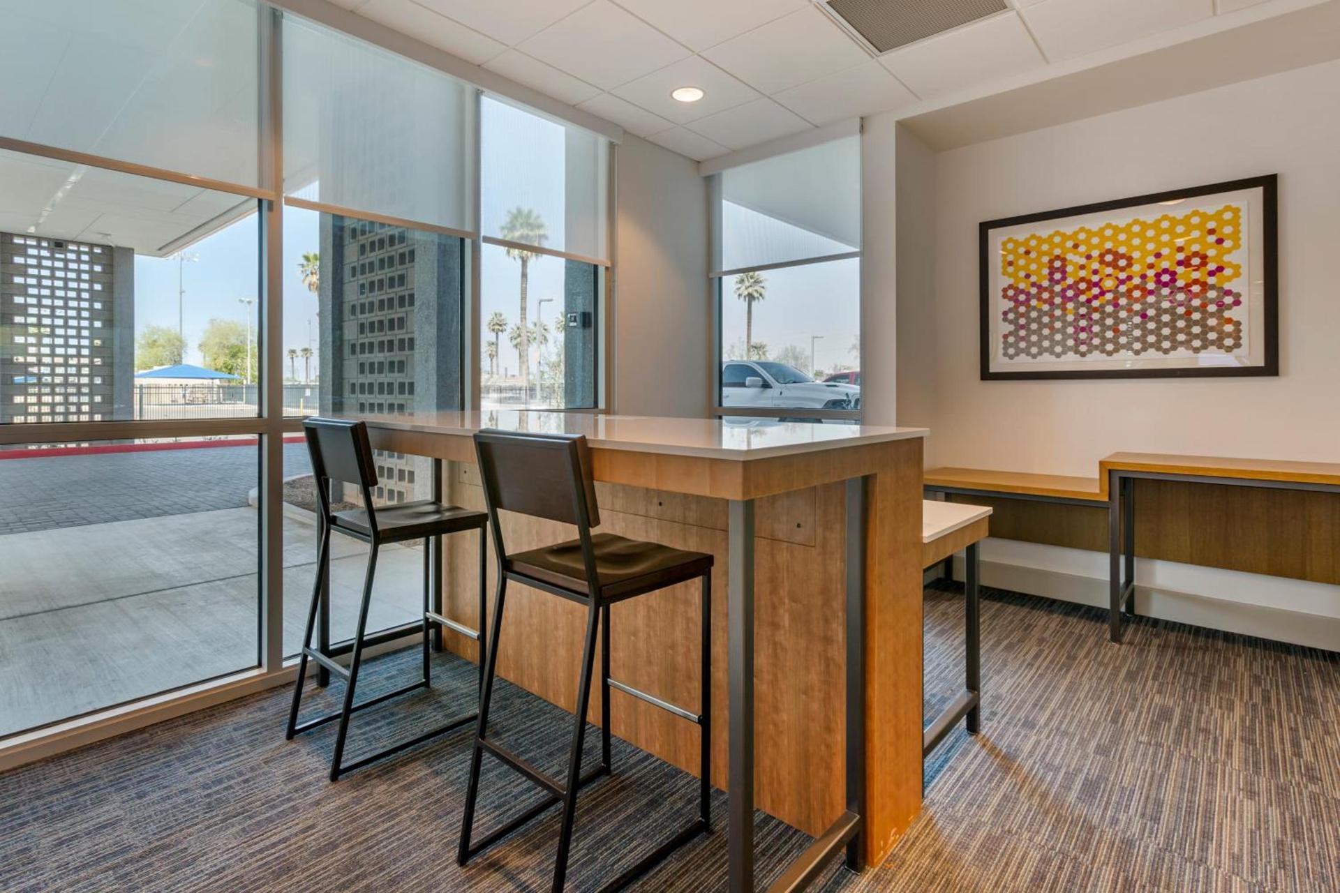 Holiday Inn Express & Suites - Phoenix Dwtn - State Capitol by IHG photo 40