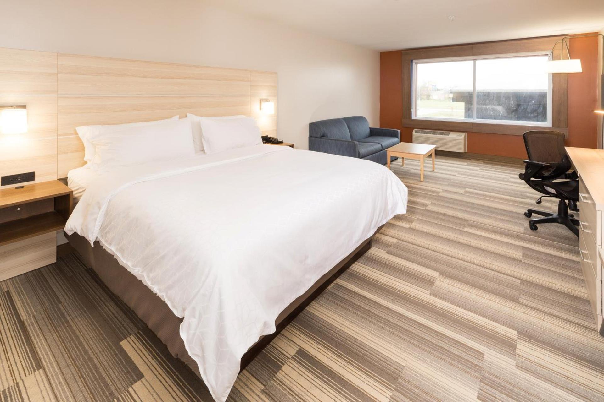 Holiday Inn Express Hotel & Suites Logansport by IHG photo 7