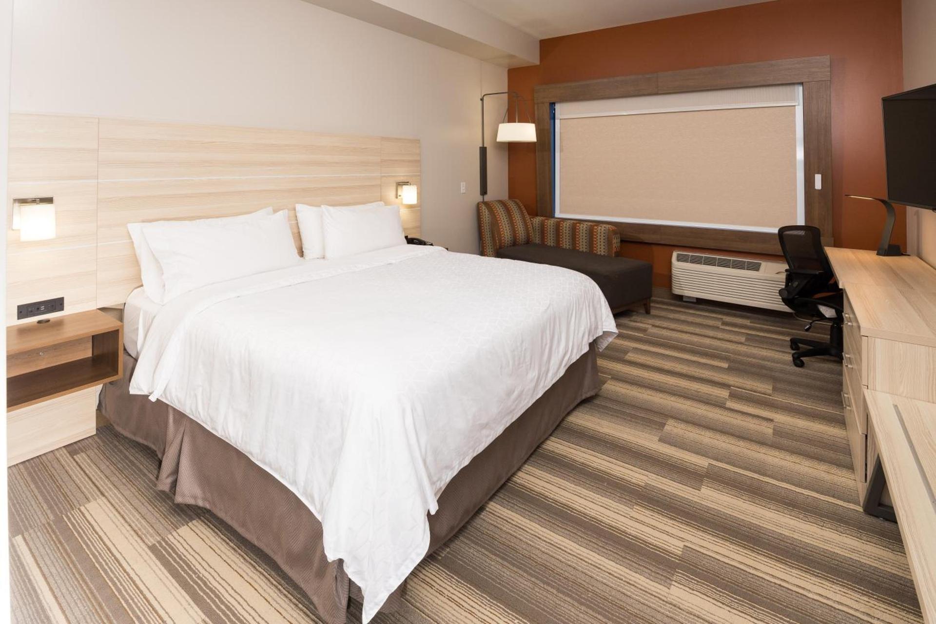 Holiday Inn Express Hotel & Suites Logansport by IHG photo 4