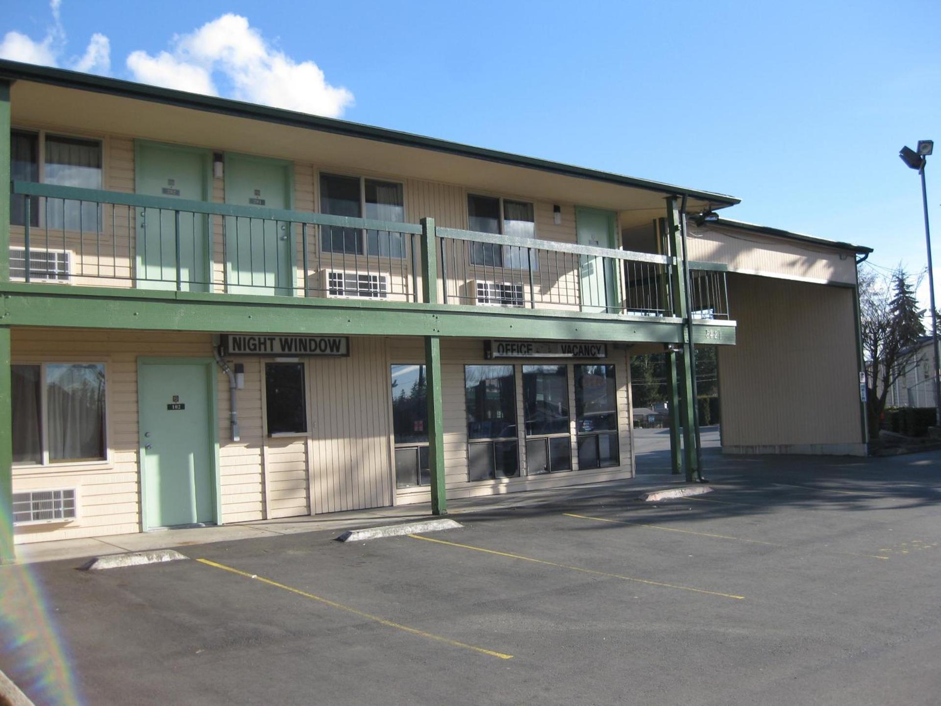 Sunrise Inn photo 40