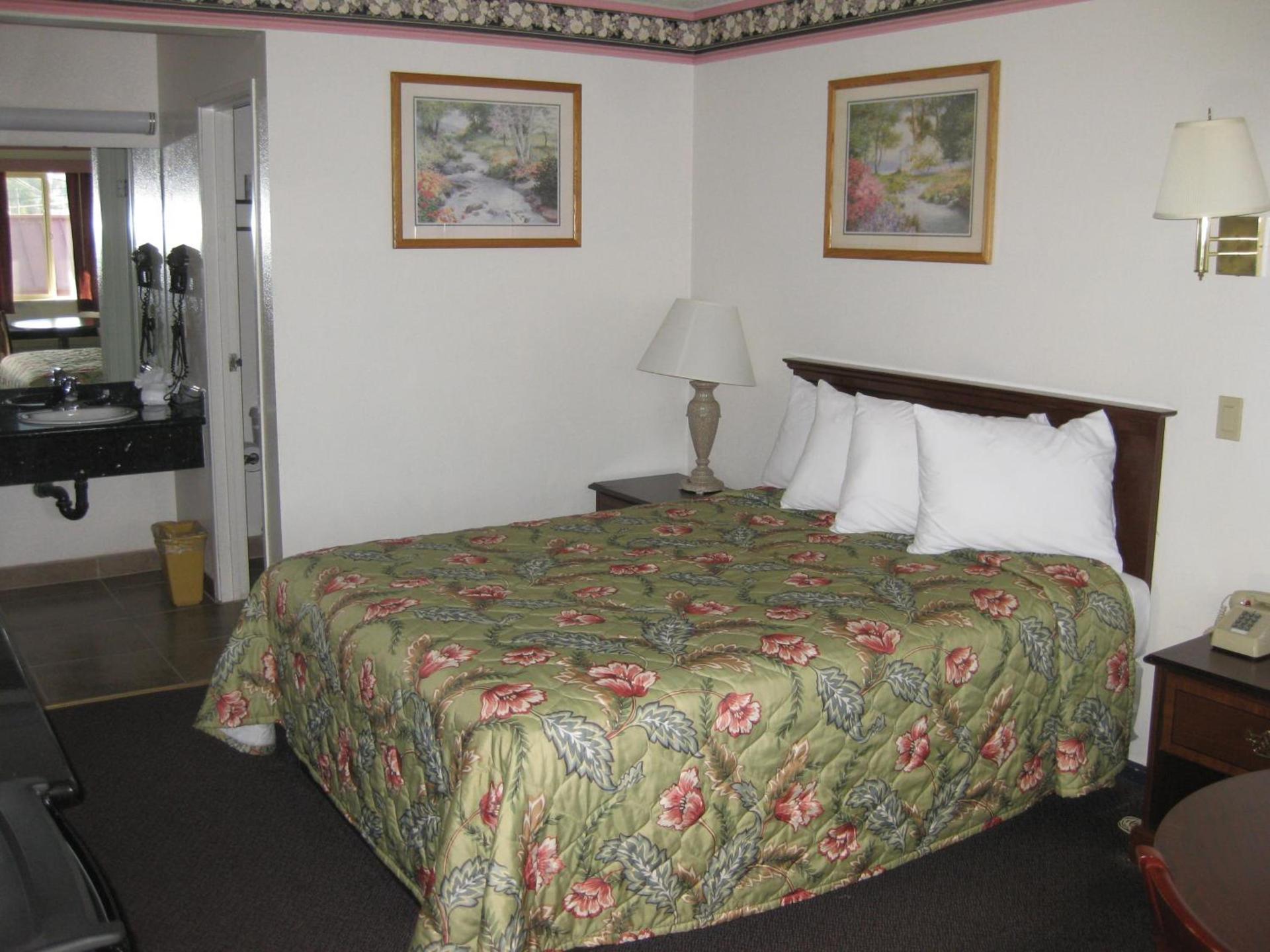 Sunrise Inn photo 32