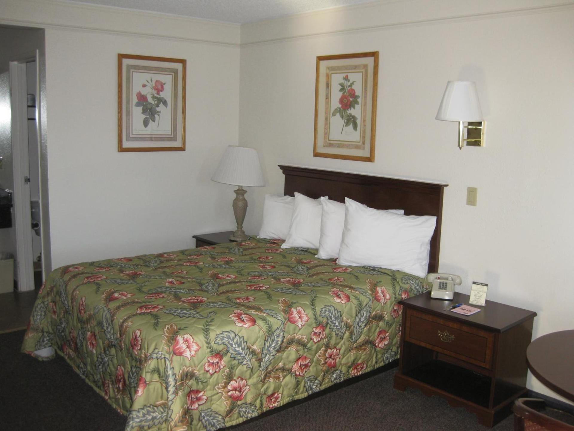 Sunrise Inn photo 33