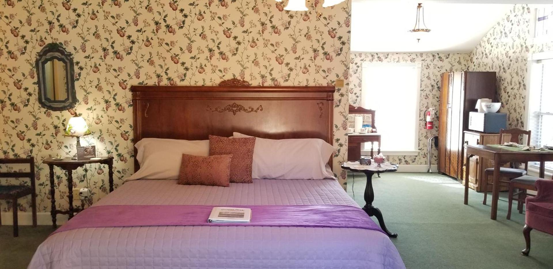 Evening Shade Inn photo 33