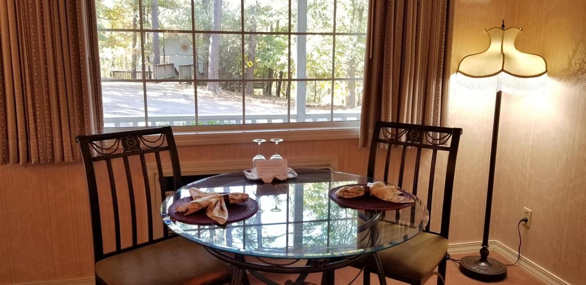 Evening Shade Inn photo 60