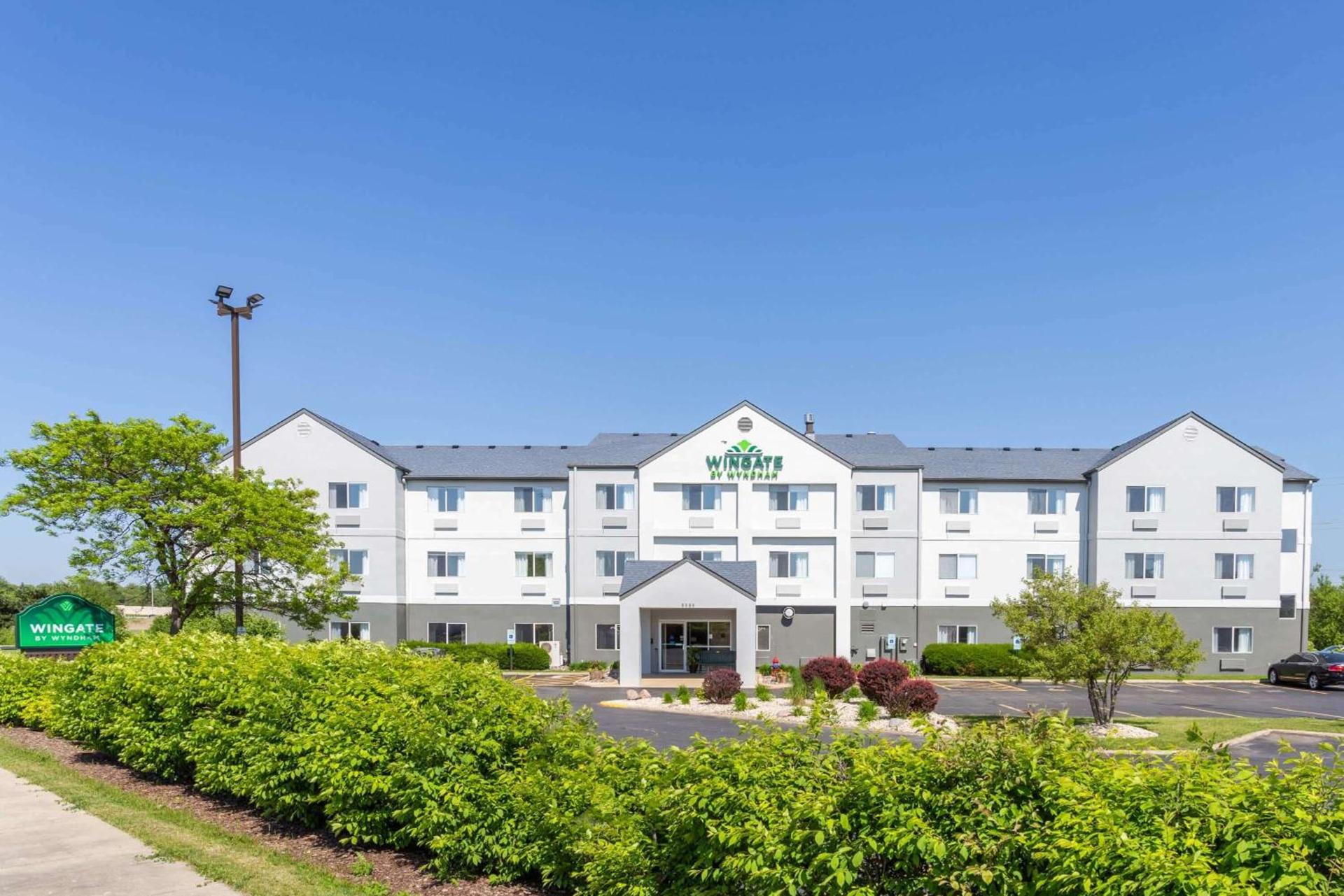 Wingate by Wyndham Gurnee photo 2