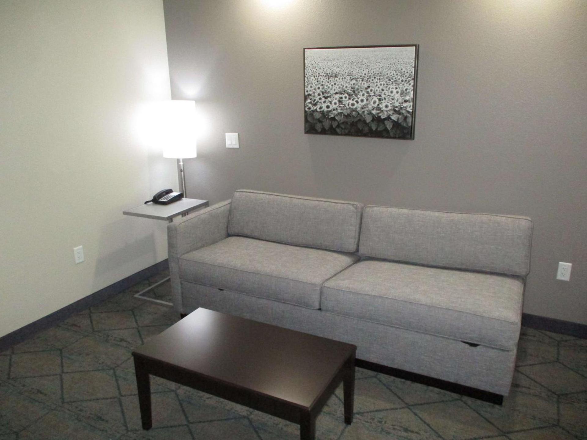 Best Western Plus McPherson photo 11