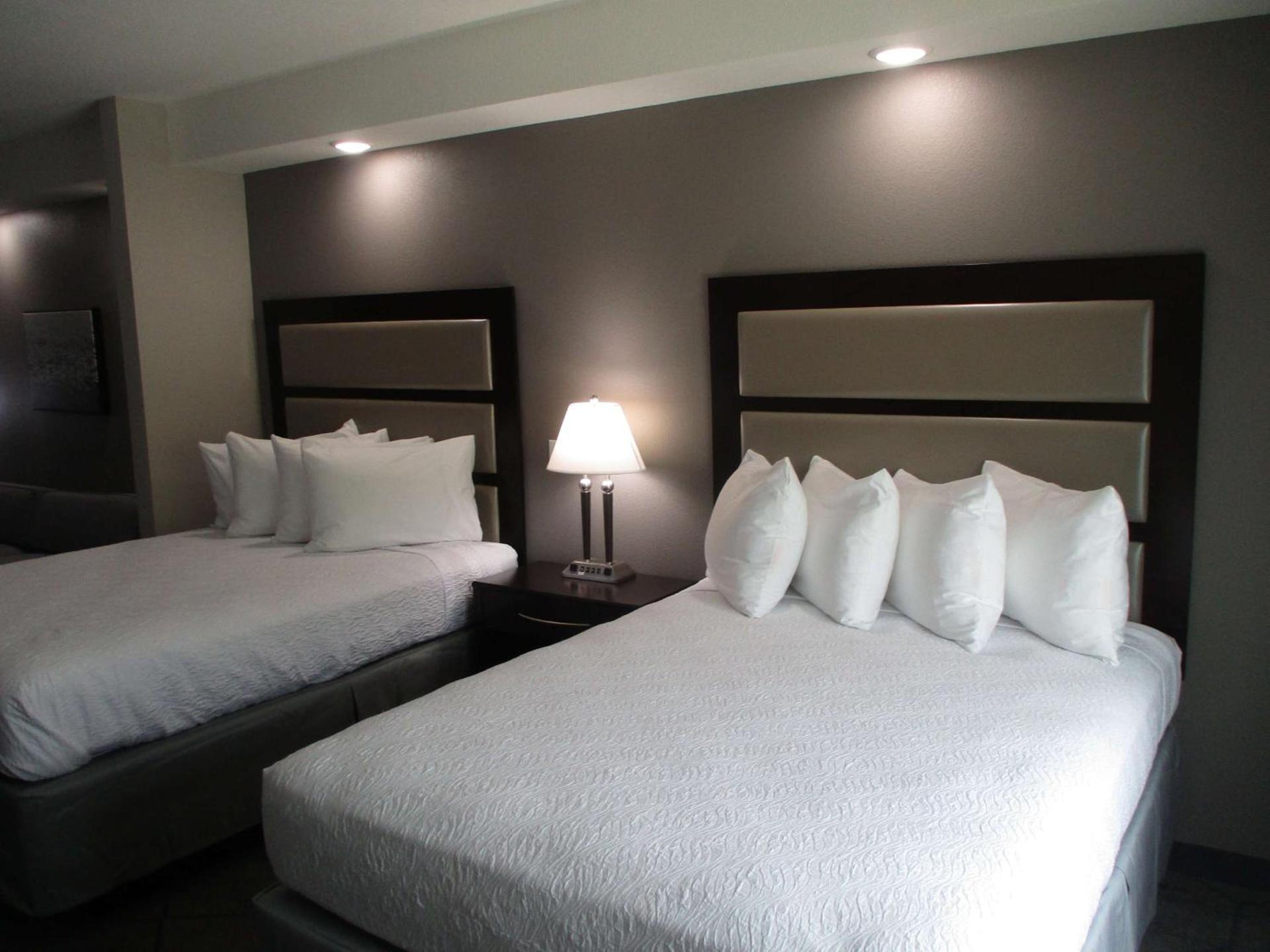 Best Western Plus McPherson photo 9