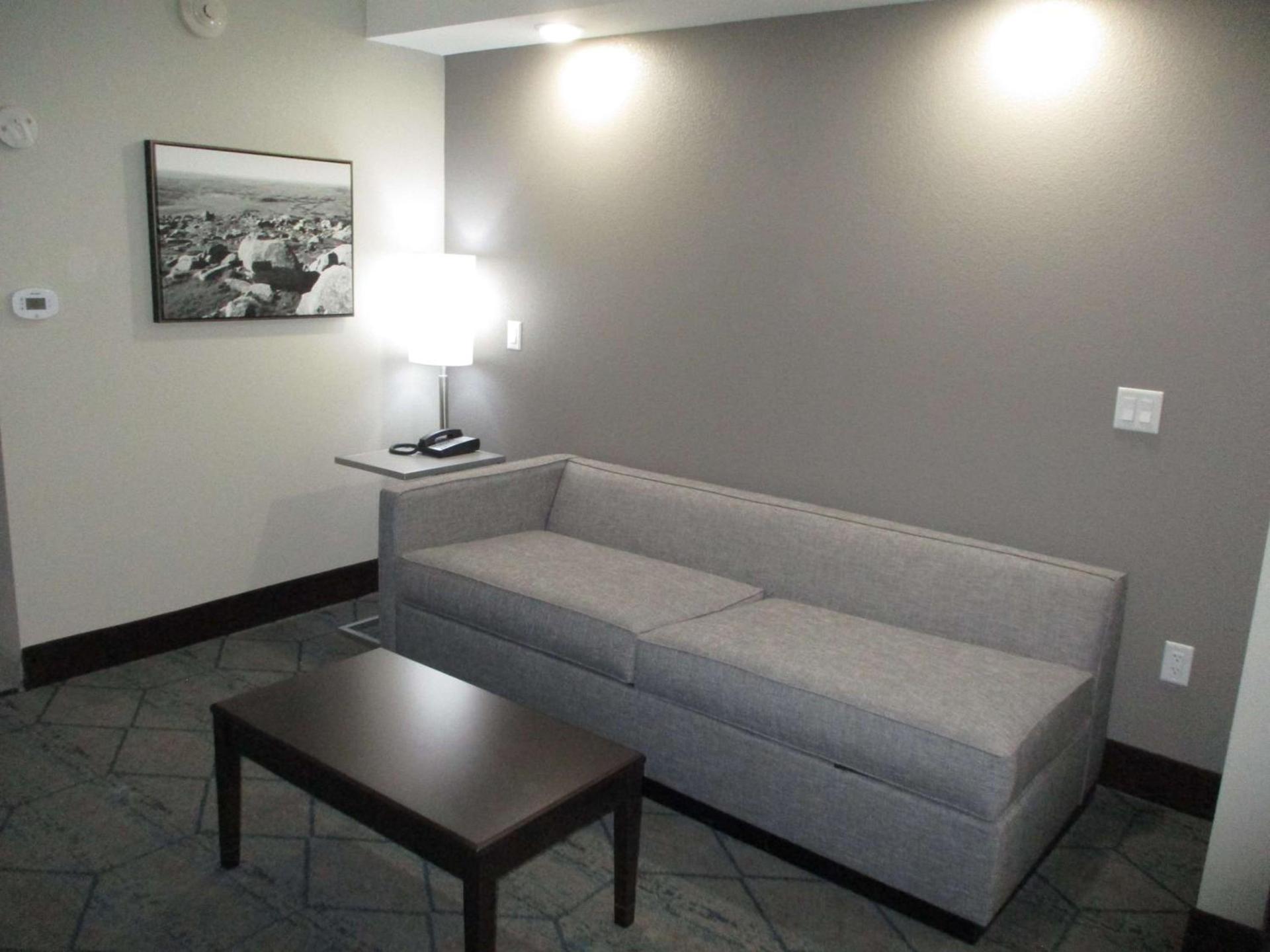 Best Western Plus McPherson photo 15