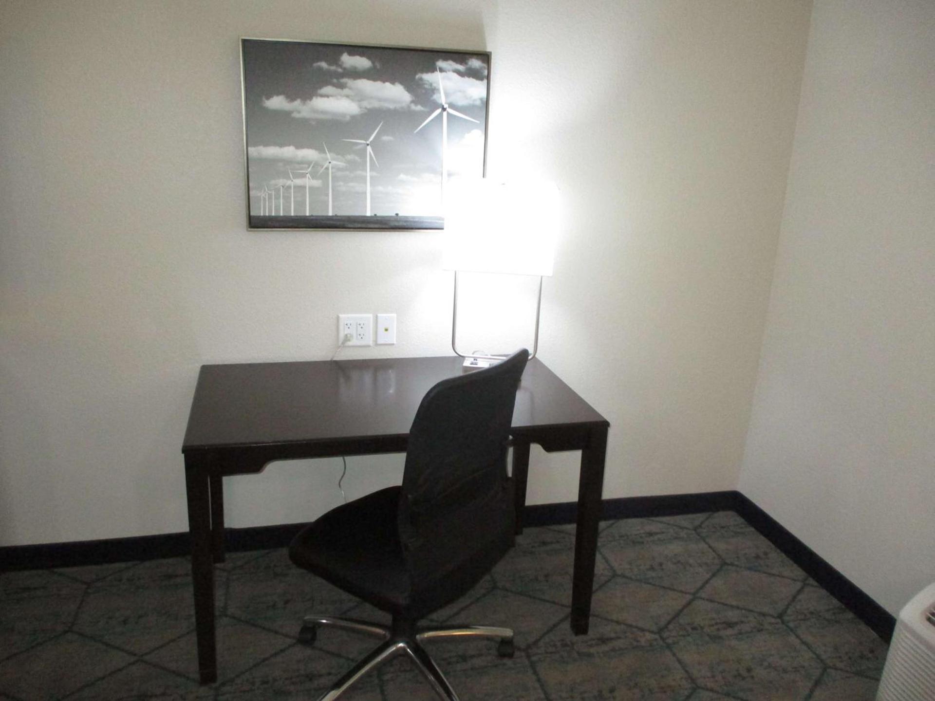 Best Western Plus McPherson photo 18