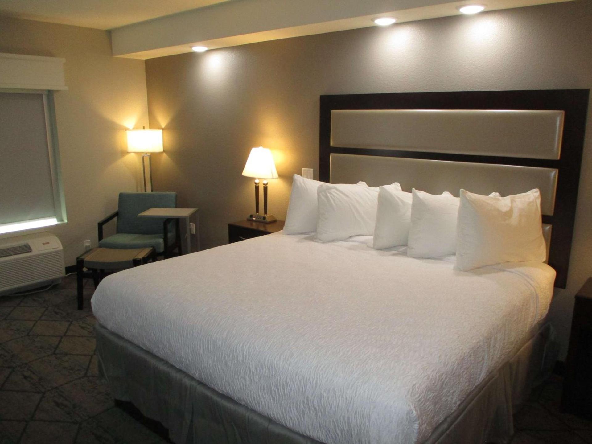 Best Western Plus McPherson photo 3