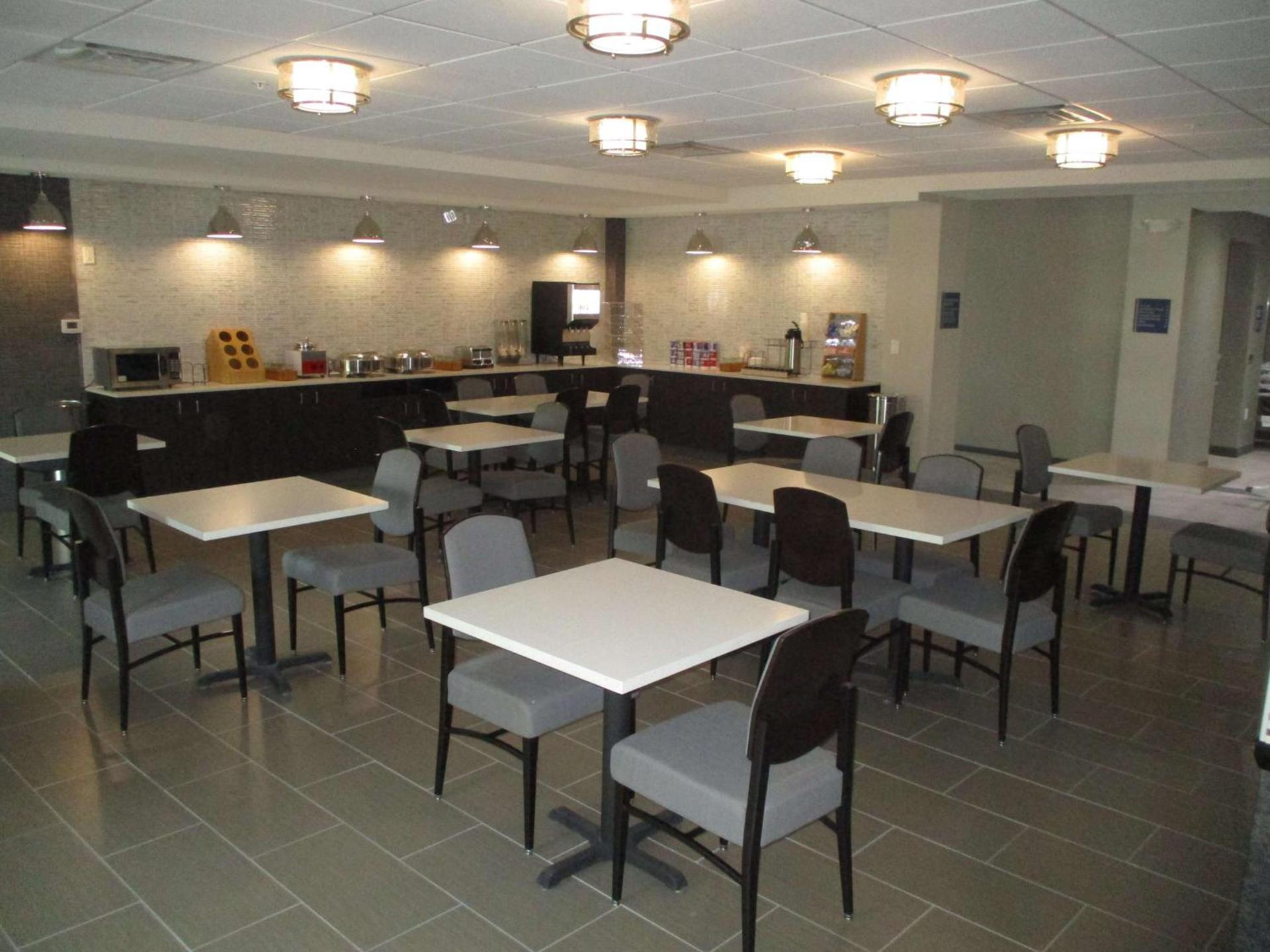 Best Western Plus McPherson photo 6