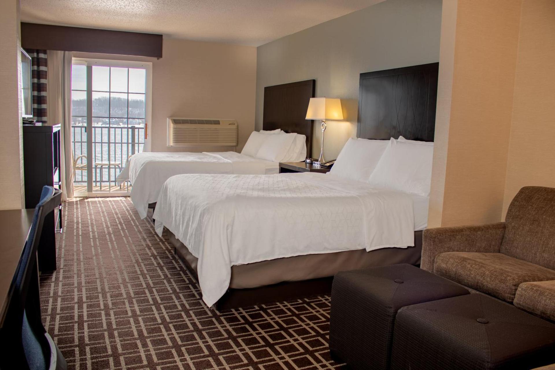 Holiday Inn Express Le Claire Riverfront-Davenport by IHG photo 28