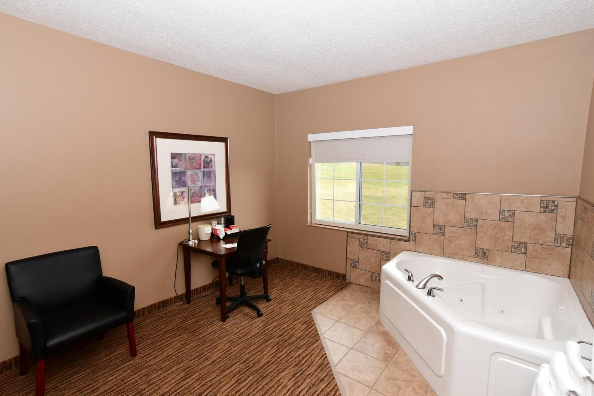 Cobblestone Inn & Suites - Denison | Majestic Hills photo 54