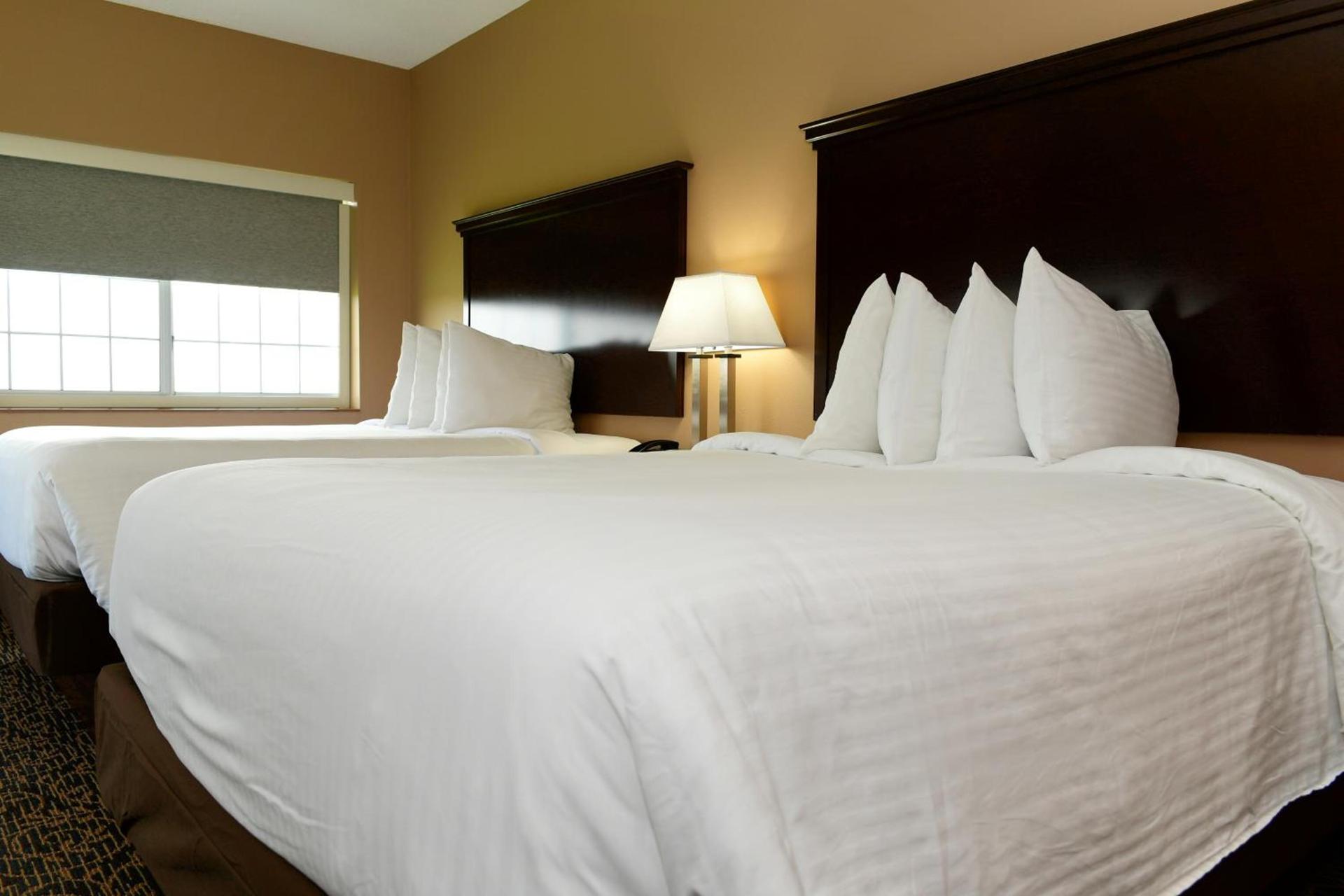 Cobblestone Inn & Suites - Denison | Majestic Hills photo 86