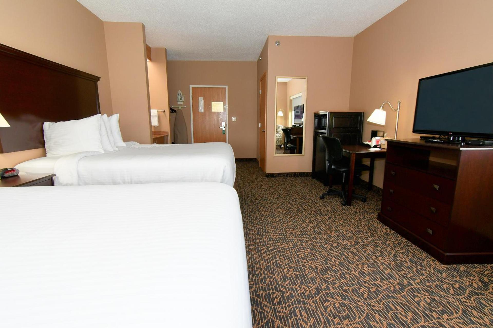 Cobblestone Inn & Suites - Denison | Majestic Hills photo 92