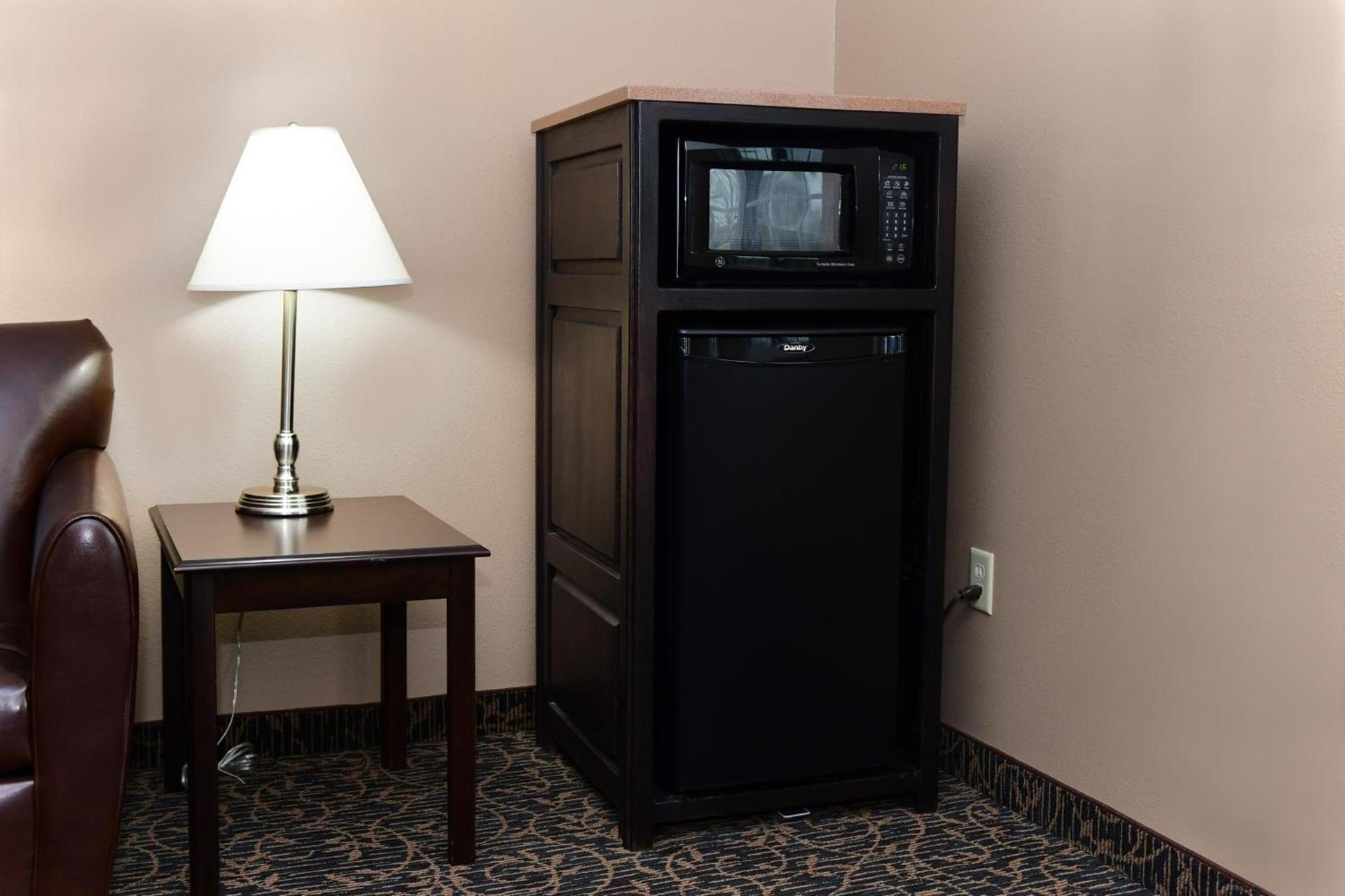 Cobblestone Inn & Suites - Denison | Majestic Hills photo 100