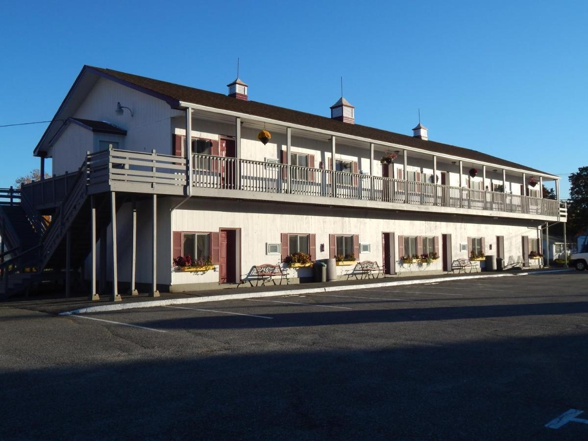 Acadia Sunrise Motel — hotel in Trenton