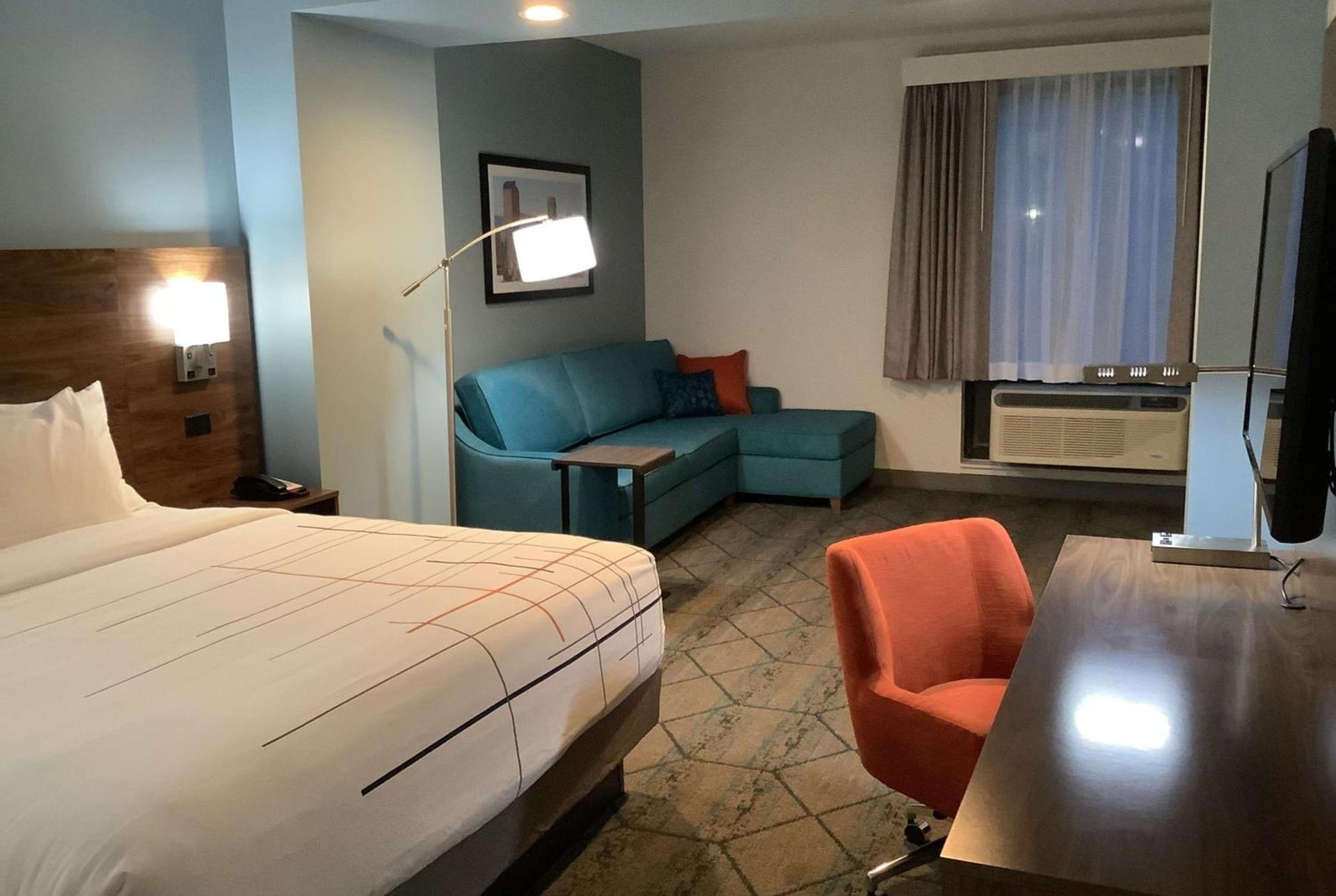 La Quinta Inn & Suites by Wyndham Littleton-Red Rocks photo 29