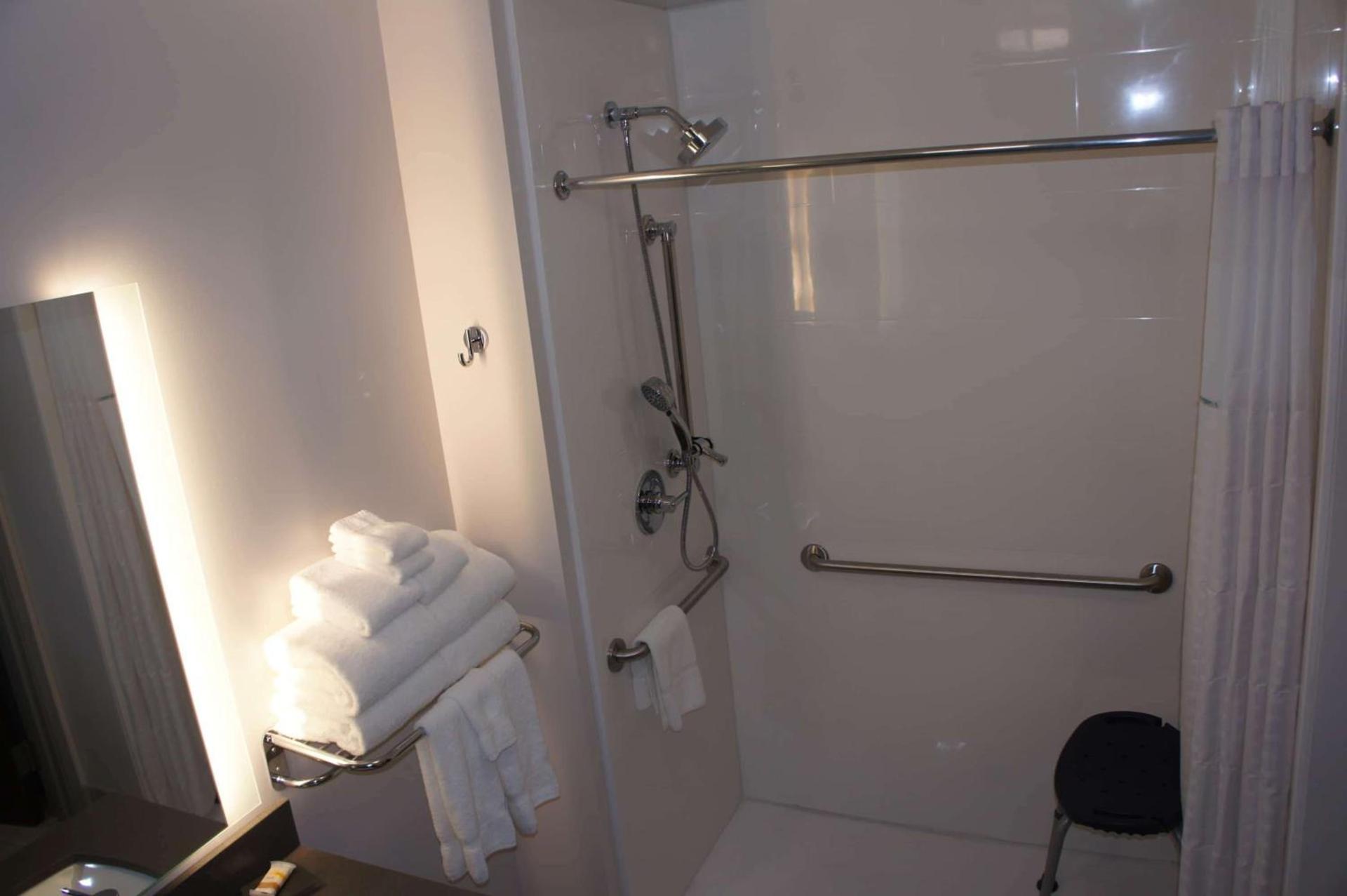 La Quinta Inn & Suites by Wyndham Littleton-Red Rocks photo 18