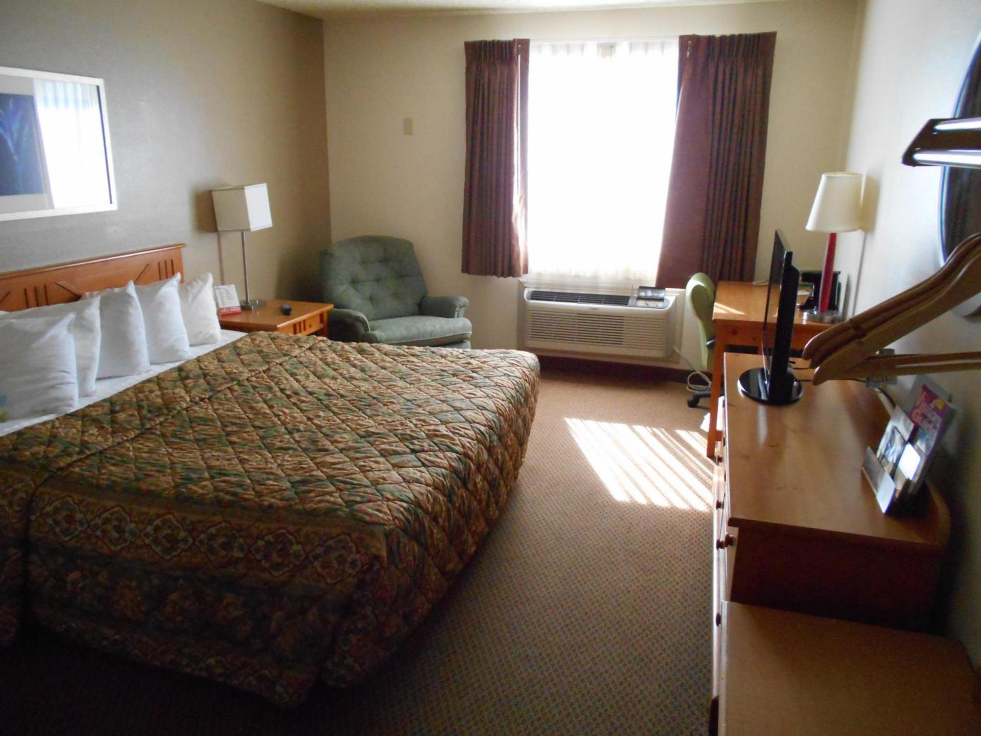 Days Inn by Wyndham Billings photo 23