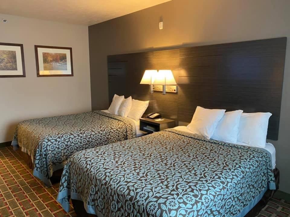 Days Inn by Wyndham Pentwater photo 16