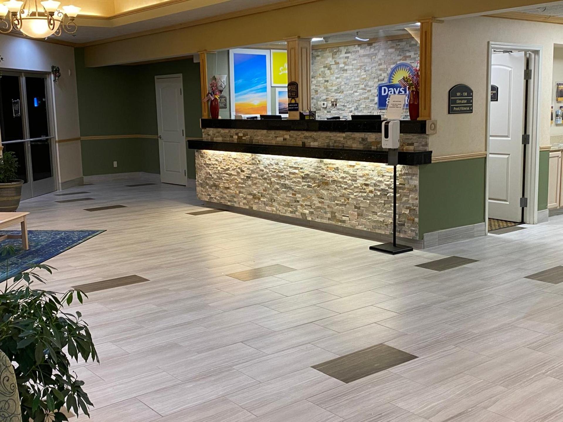 Days Inn by Wyndham Pentwater photo 38