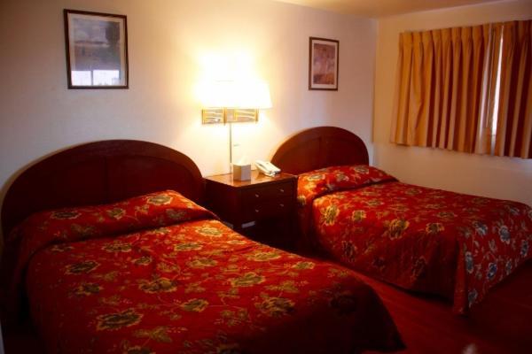 Econo Inn photo 19