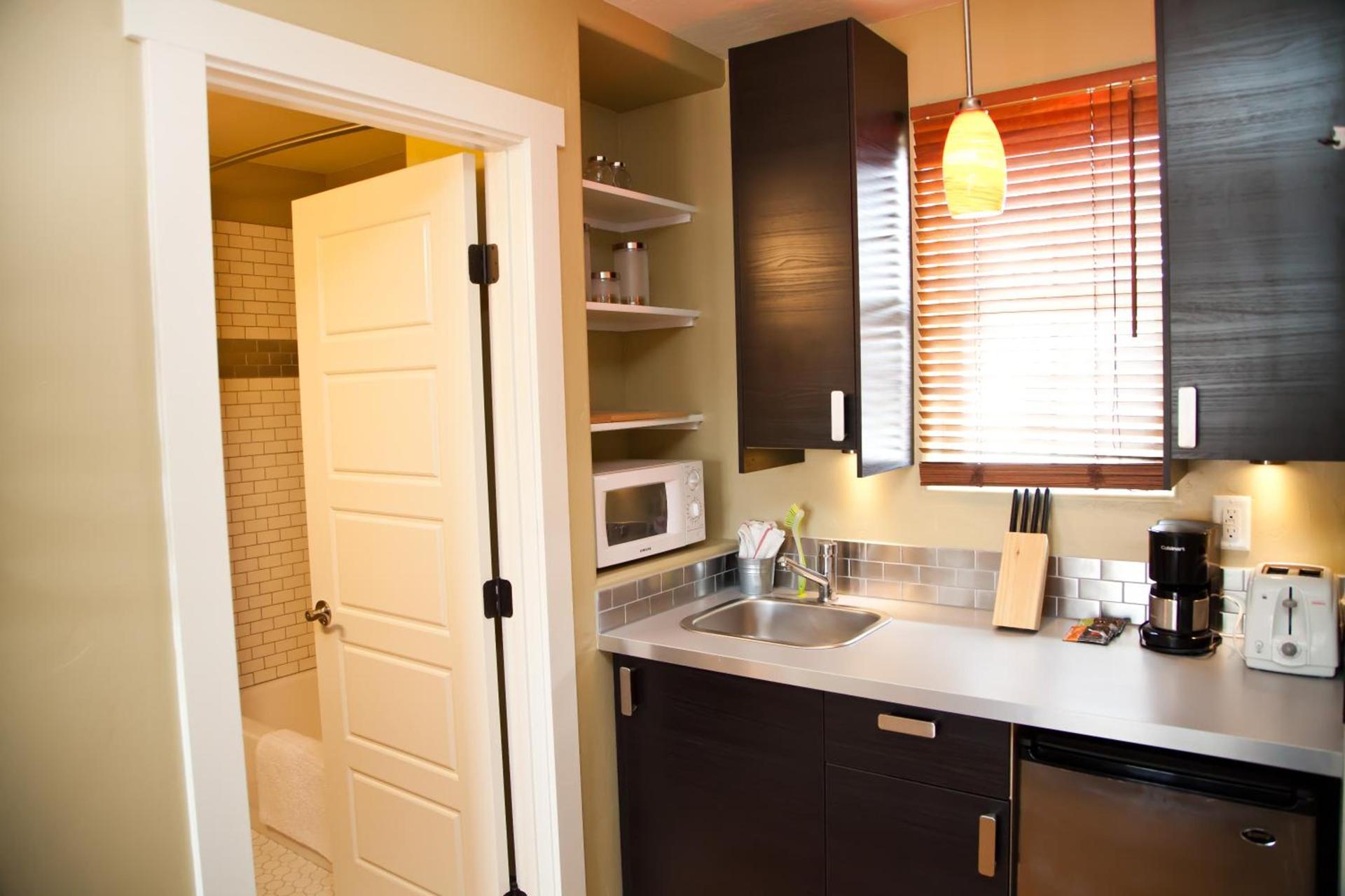The Flagstone Boutique Inn & Suites photo 32