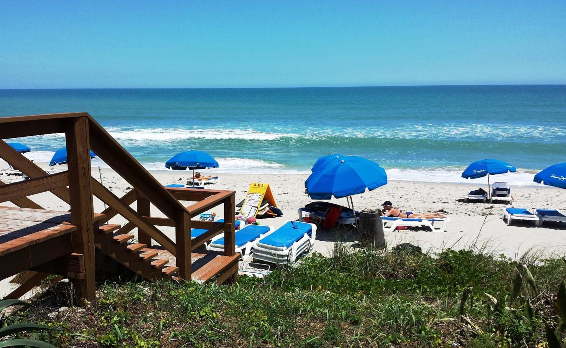 Radisson Suite Hotel Oceanfront photo 37