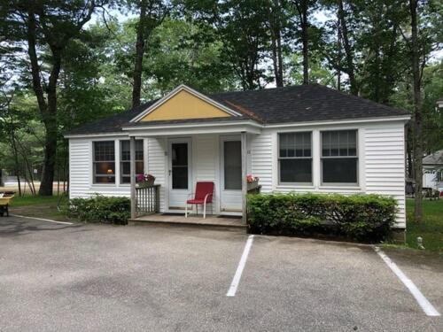 Hanscom's Motel & Cottages photo 1